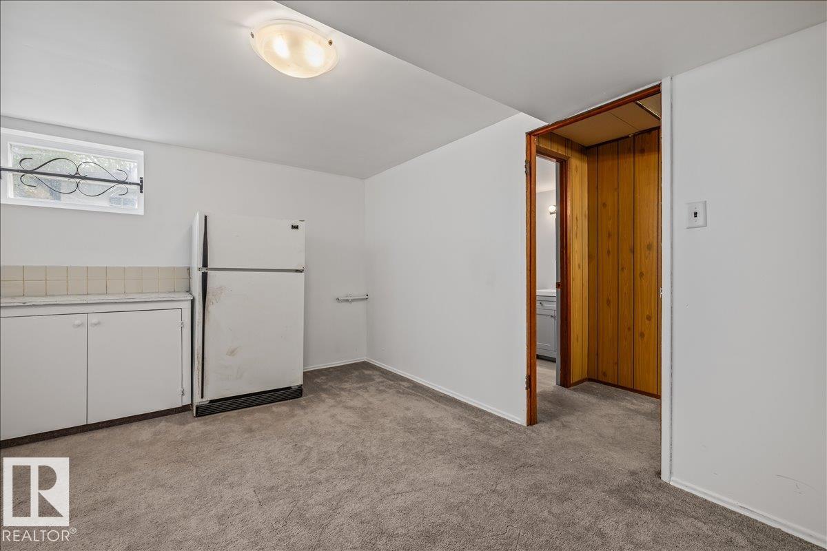 https://zimg.paragon.ice.com/ParagonImages/Property/PM/RAE/225400585/22/0/0/d67fbd08dc7328a67aa04edd578c003e/1/04cda2af7c19e956fcdcda01d8f21d46/225400585-2cea36da-8444-4f9f-b283-5d6f01ac33a5.JPG