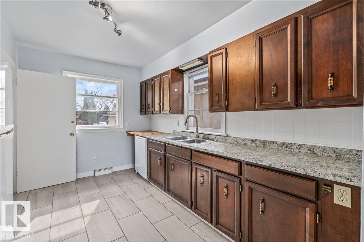 https://zimg.paragon.ice.com/ParagonImages/Property/PM/RAE/225400585/8/0/0/26f45382fab18643236b42fd257ee9fc/1/04cda2af7c19e956fcdcda01d8f21d46/225400585-4e426530-6535-4fda-96a9-e30420e6a551.JPG