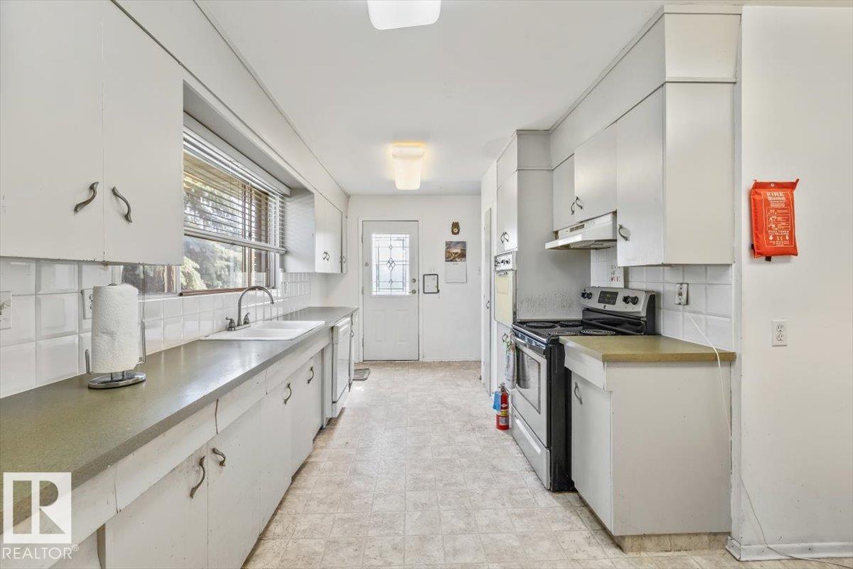 Photo 15 at 9732 64 Street NW, Ottewell, Edmonton