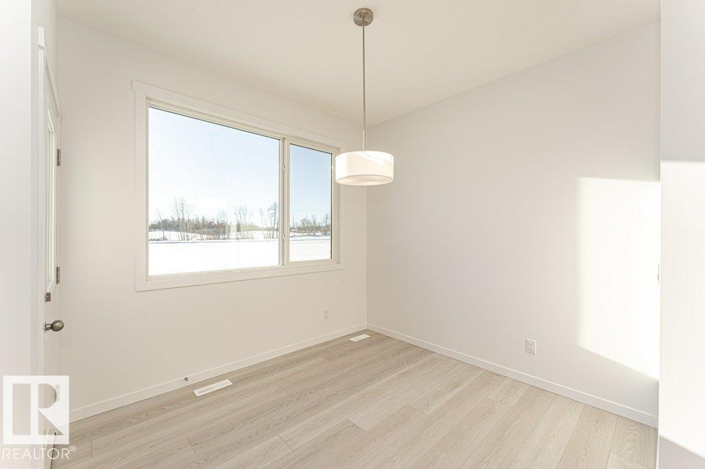 https://zimg.paragon.ice.com/ParagonImages/Property/PM/RAE/225400589/11/0/0/20403151c6c5e295f3e6d4ae0d064577/1/fde945985e161e9bd7cdf61e3eec979a/225400589-5fcfc305-aa5e-44c2-a192-cb29cf861e42.JPG