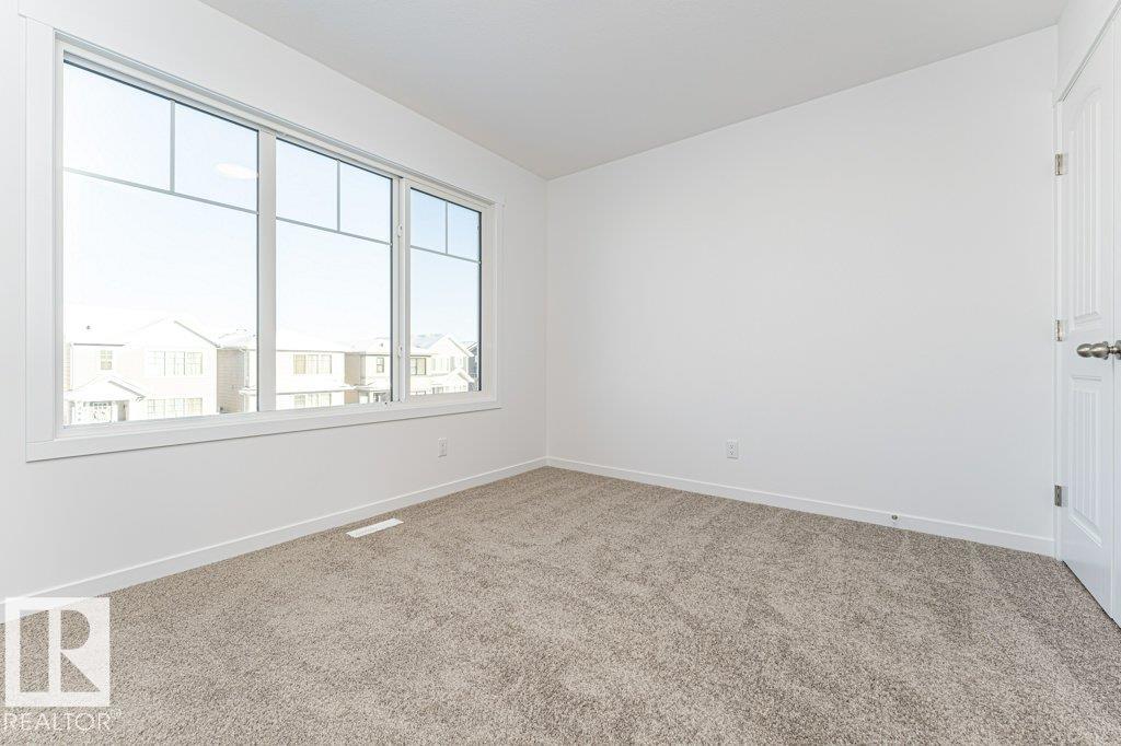 https://zimg.paragon.ice.com/ParagonImages/Property/PM/RAE/225400589/12/0/0/7cb70dbe0e427ad9189f092716ffc7f7/1/fde945985e161e9bd7cdf61e3eec979a/225400589-1afc46a2-ebc5-4504-a2f4-a6663a390b86.JPG