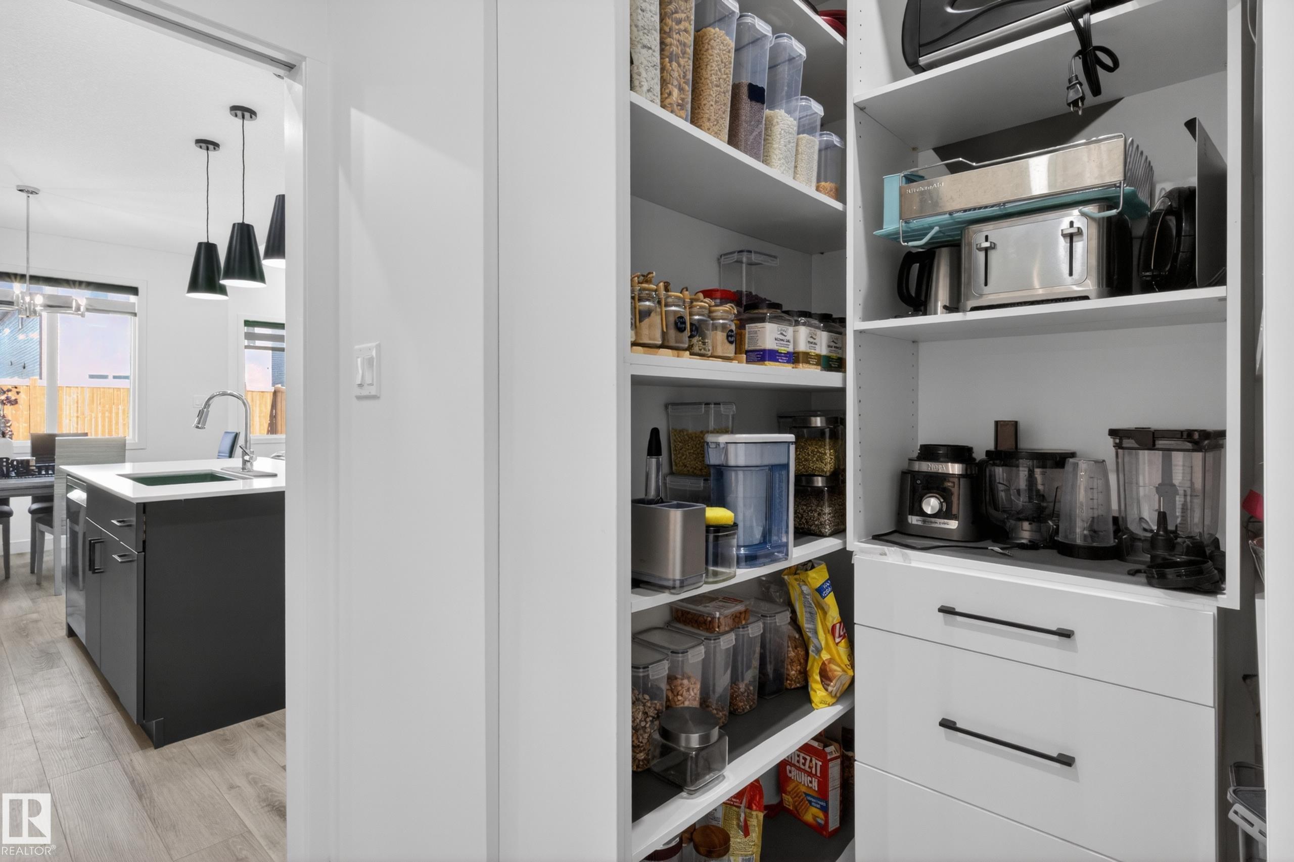 https://zimg.paragon.ice.com/ParagonImages/Property/PM/RAE/225400605/11/0/0/d26ec561f50f7316cf172391a0a93da1/1/f271122528cb61db43127f22c8b39848/225400605-43f39063-18d9-4252-84d9-fdbe16bf2643.JPG