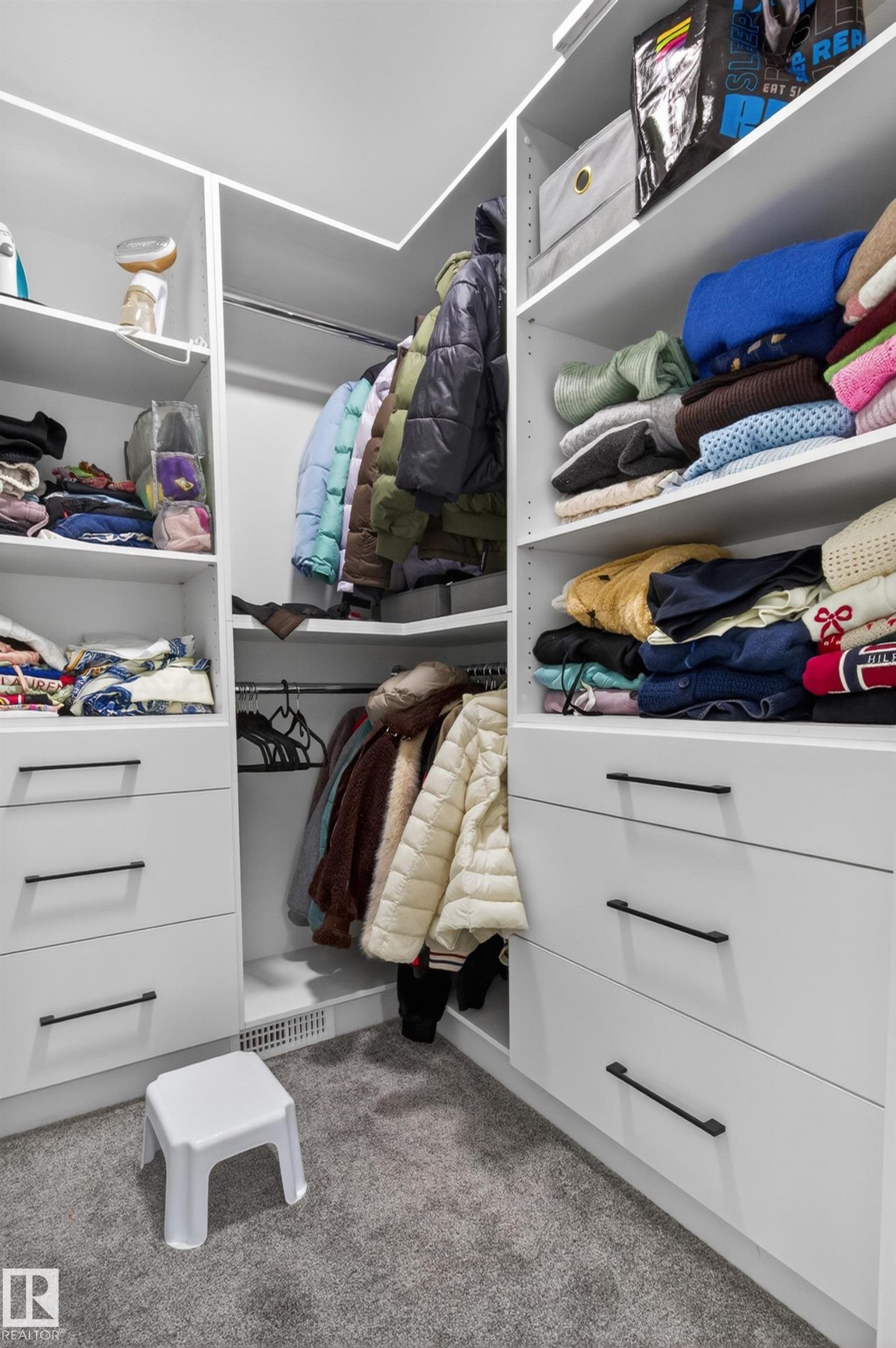 https://zimg.paragon.ice.com/ParagonImages/Property/PM/RAE/225400605/33/0/0/3a476d60003fa199e2f7446e17a4dc9d/1/f271122528cb61db43127f22c8b39848/225400605-5c8640a2-c625-48a8-befb-47d8a510438c.JPG
