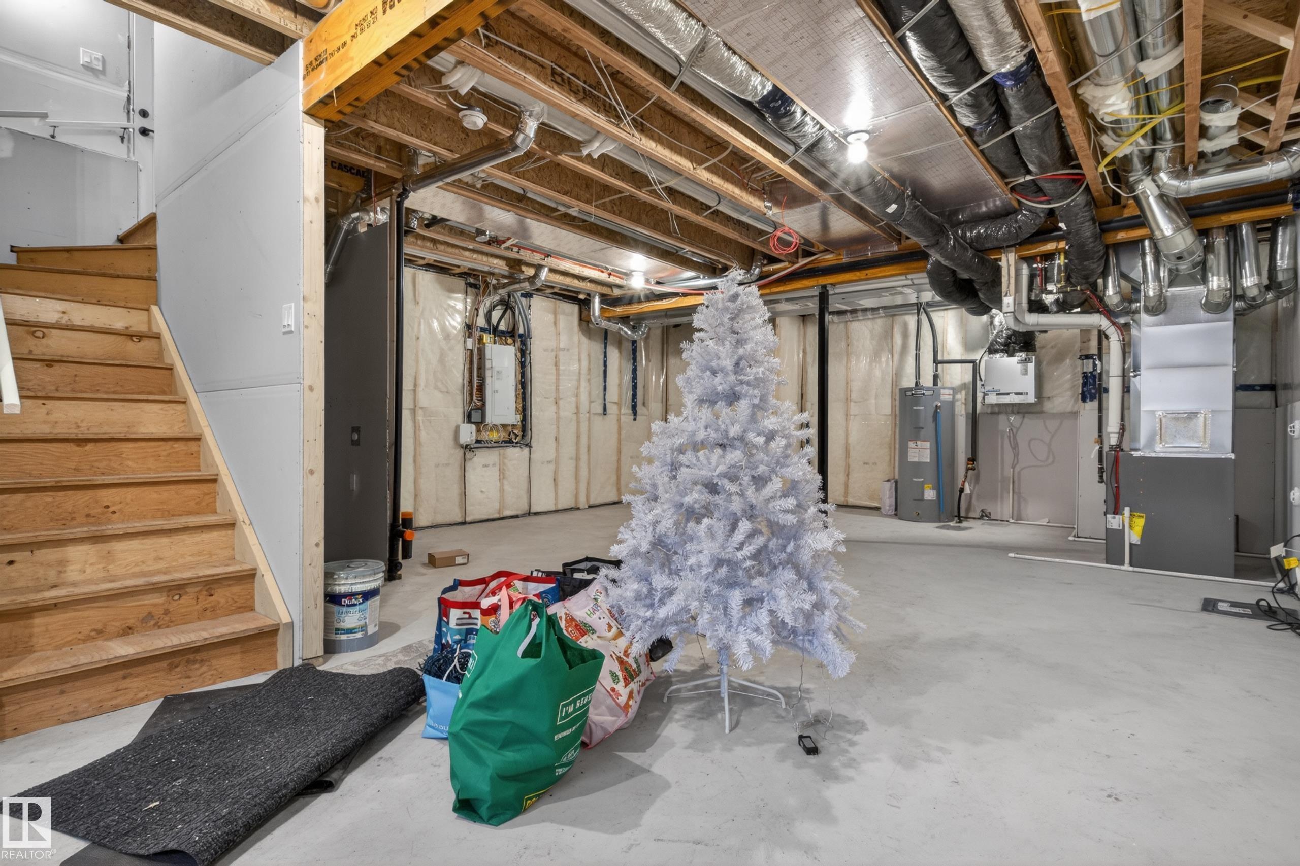 https://zimg.paragon.ice.com/ParagonImages/Property/PM/RAE/225400605/42/0/0/1fe3685218fe2d2b84af2558ce883185/1/f271122528cb61db43127f22c8b39848/225400605-2eca880b-40f9-4c98-a100-bcf3358ebdeb.JPG