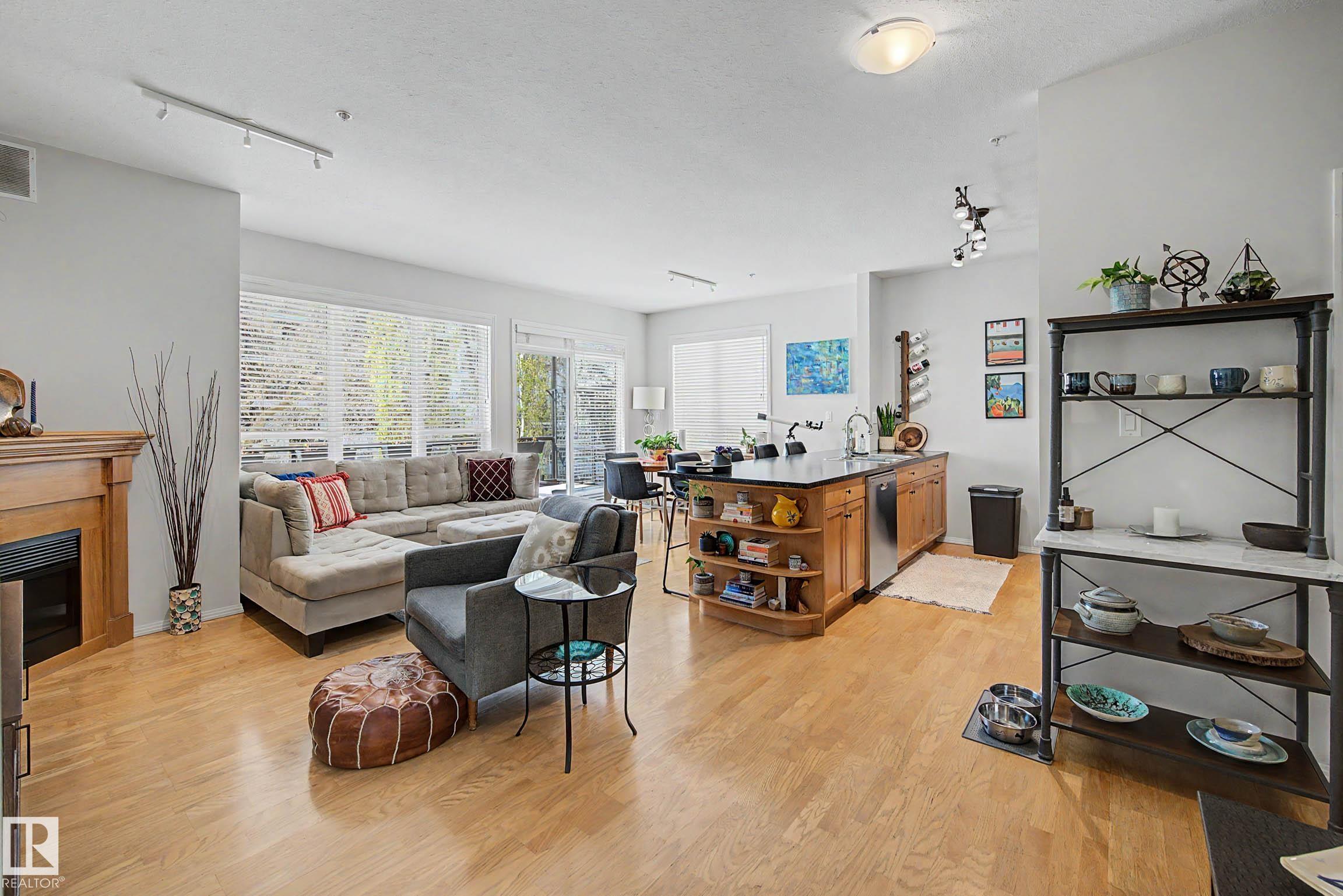 334 - 10023 110 Street NW, Wîhkwêntôwin, Edmonton