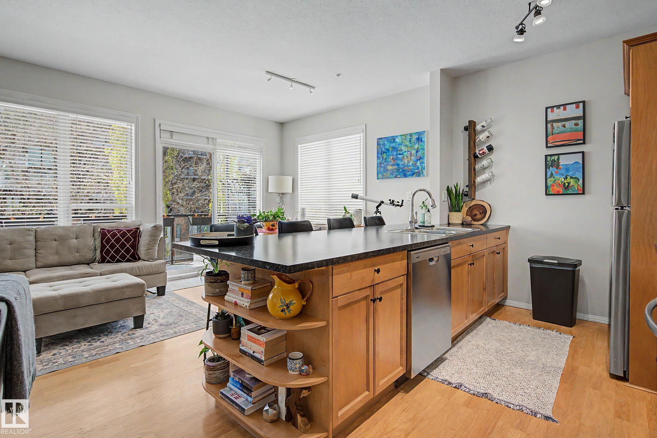 Photo 16 at 334 - 10023 110 Street NW, Wîhkwêntôwin, Edmonton