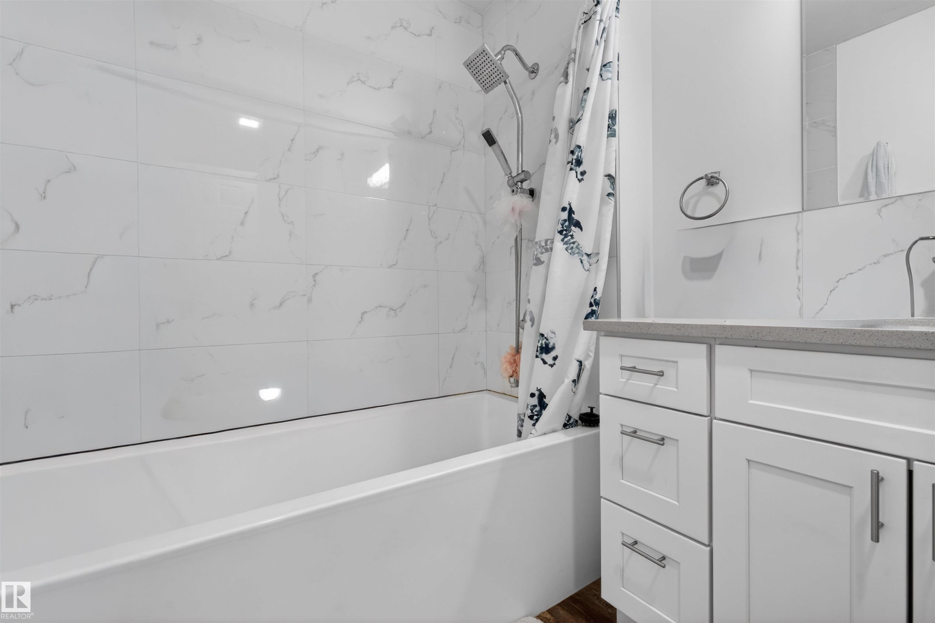 https://zimg.paragon.ice.com/ParagonImages/Property/PM/RAE/225400609/10/0/0/c7b1a8e01dba2cdb8f85ec9782459d25/1/cddad12e1cfb5eff1f03daddd7bb09d9/225400609-3aaafeff-67c9-49e2-9869-3de8e1514fb3.JPG