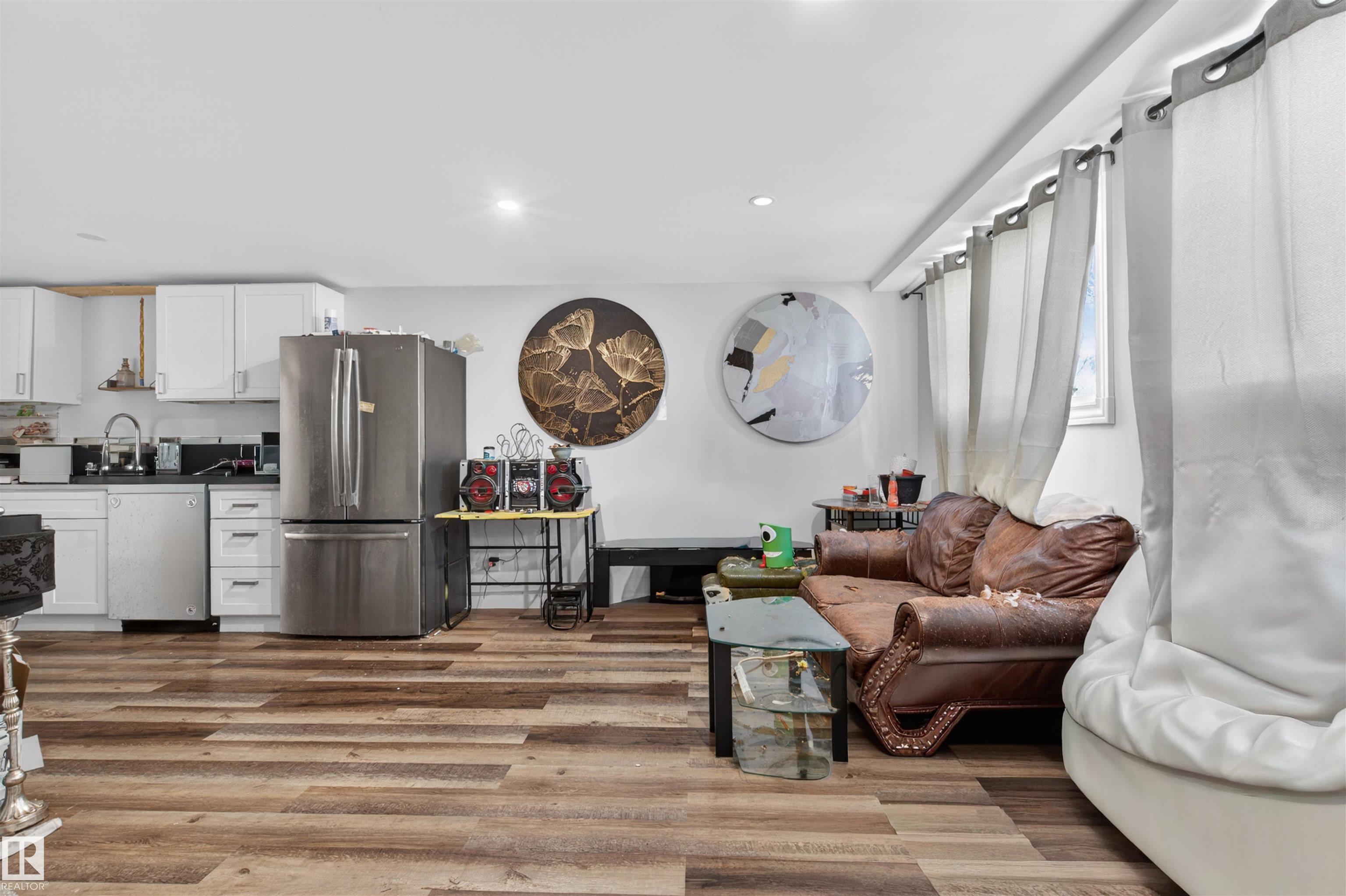 https://zimg.paragon.ice.com/ParagonImages/Property/PM/RAE/225400609/17/0/0/3b86cee7ecb94050e07b0cc74eb0b583/1/cddad12e1cfb5eff1f03daddd7bb09d9/225400609-bbe4791d-2784-4009-8e3e-9a6f1c14ba9a.JPG