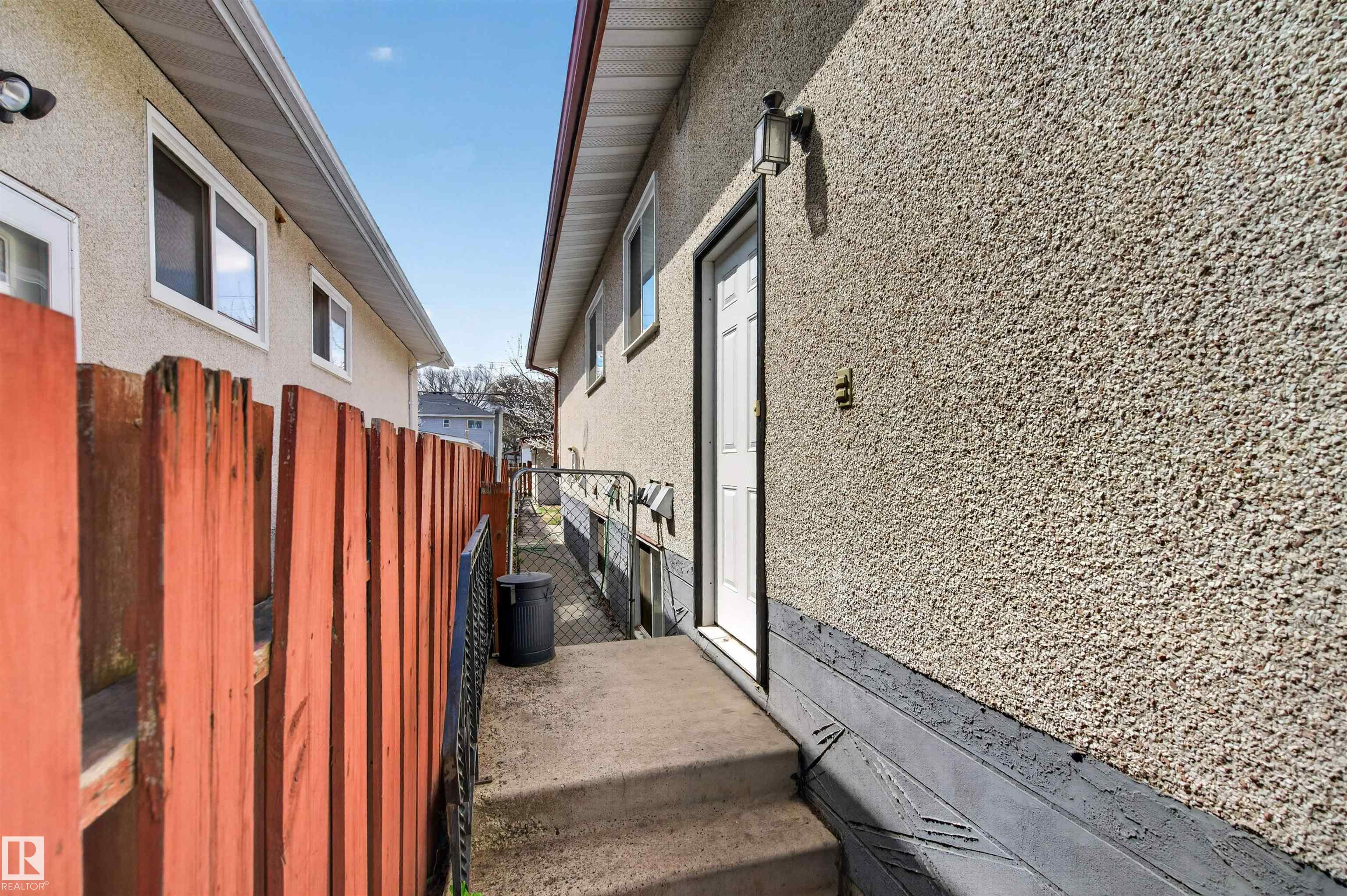 https://zimg.paragon.ice.com/ParagonImages/Property/PM/RAE/225400609/28/0/0/44f386862a866d261bfd256a42242b80/1/cddad12e1cfb5eff1f03daddd7bb09d9/225400609-36f92019-d912-40b0-b4e9-93534aeb8ef6.JPG