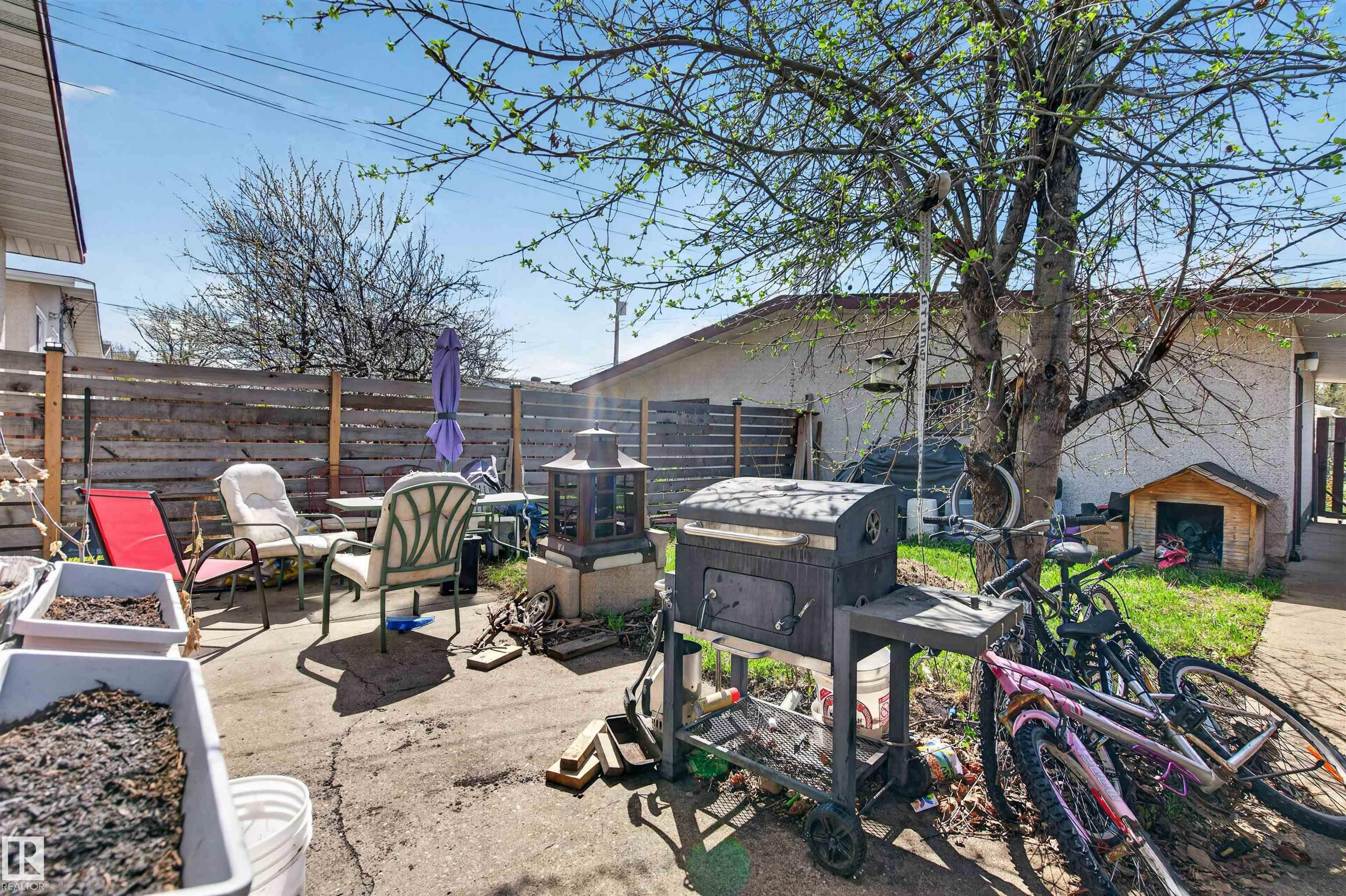 https://zimg.paragon.ice.com/ParagonImages/Property/PM/RAE/225400609/29/0/0/9d18ee2345b82b852f55603f60853c84/1/cddad12e1cfb5eff1f03daddd7bb09d9/225400609-5cf596da-692e-44d5-a683-168ac1c43165.JPG