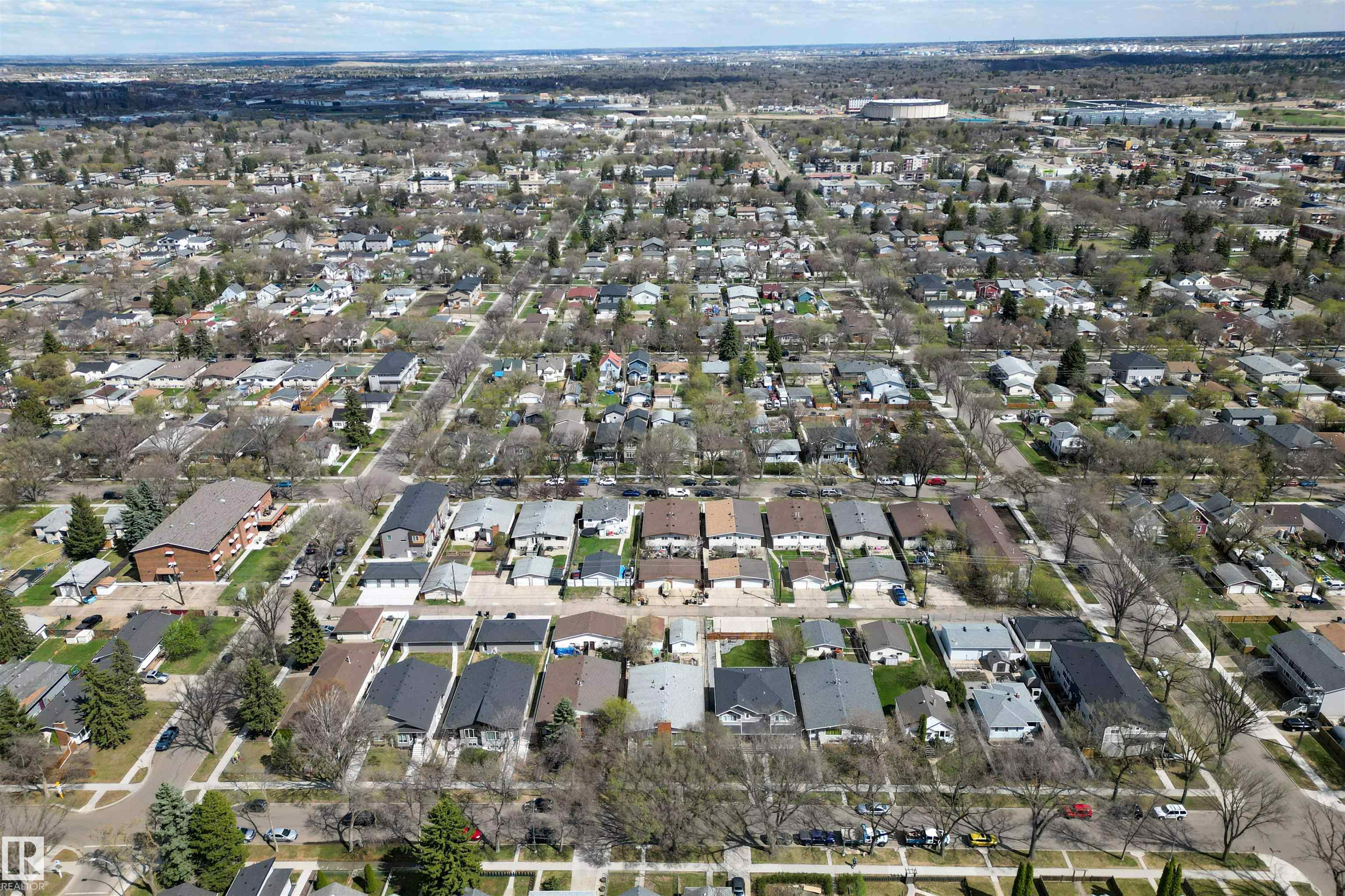 https://zimg.paragon.ice.com/ParagonImages/Property/PM/RAE/225400609/33/0/0/7fba3ab2e7cd2a2572fc41011d4697f5/1/cddad12e1cfb5eff1f03daddd7bb09d9/225400609-9cc7800f-8378-4c34-8efe-89c48e69de11.JPG