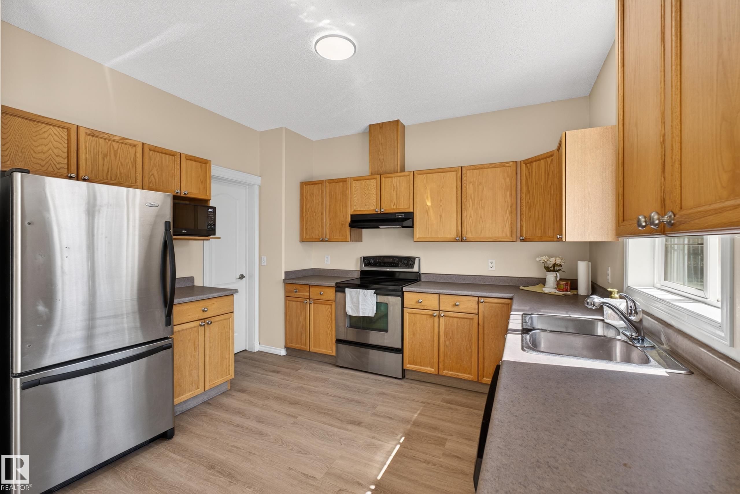Photo 11 at 28 - 1780 Glastonbury Boulevard NW, Glastonbury, Edmonton