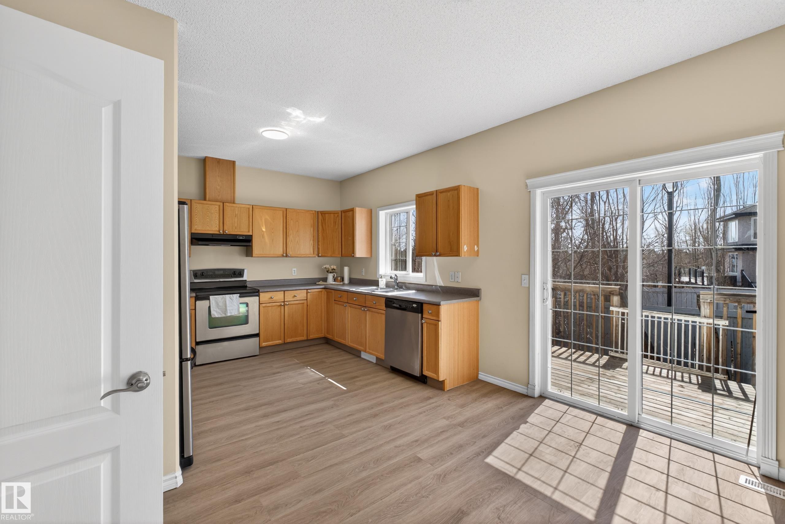 Photo 9 at 28 - 1780 Glastonbury Boulevard NW, Glastonbury, Edmonton
