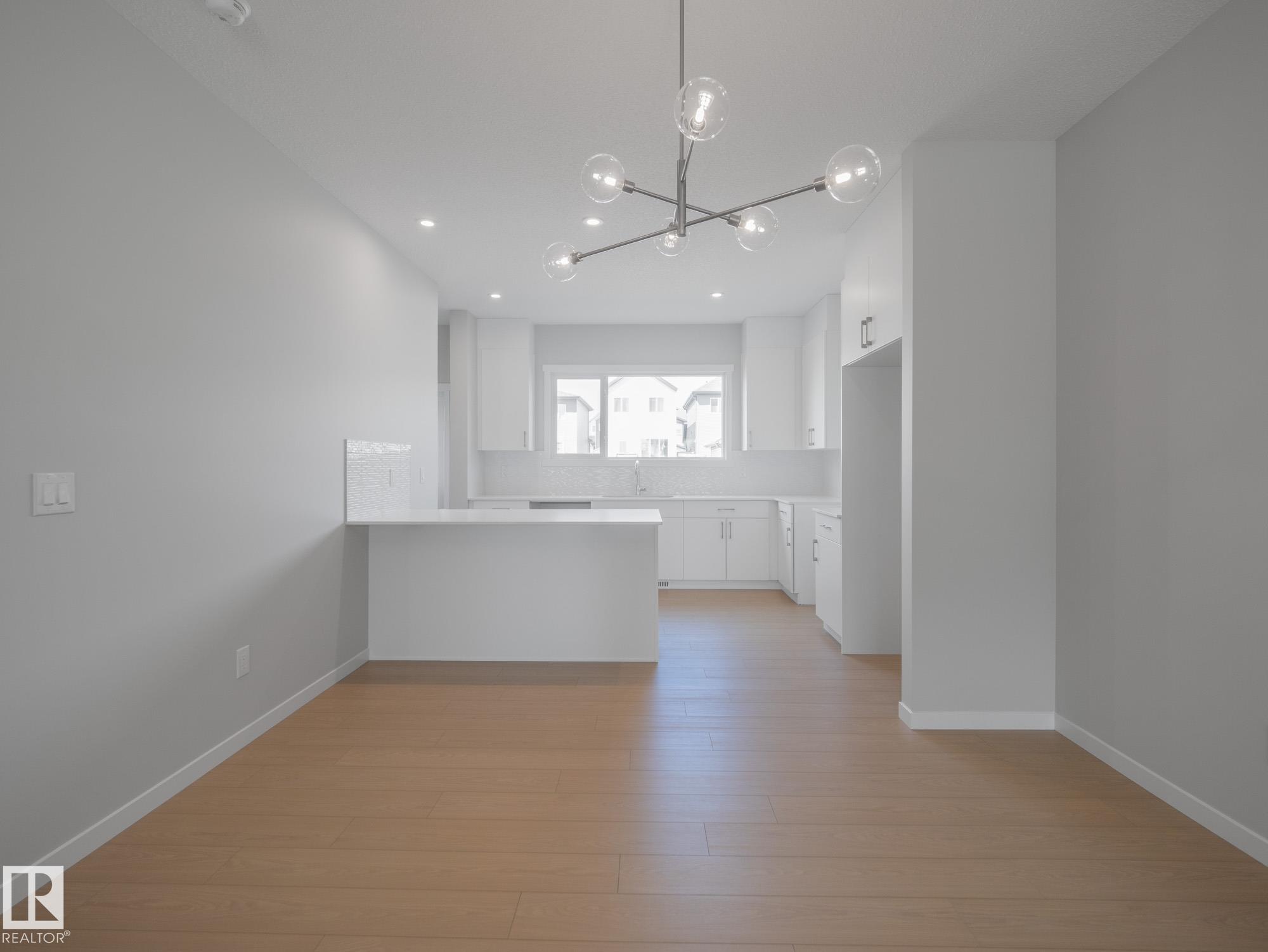 https://zimg.paragon.ice.com/ParagonImages/Property/PM/RAE/225400618/11/0/0/caf690ba3d6f87d041bd3f7b5ffb24c9/1/10a7e77708e9f2efb548585377119a30/225400618-38306b5b-d680-4600-b520-835147adabbd.JPG