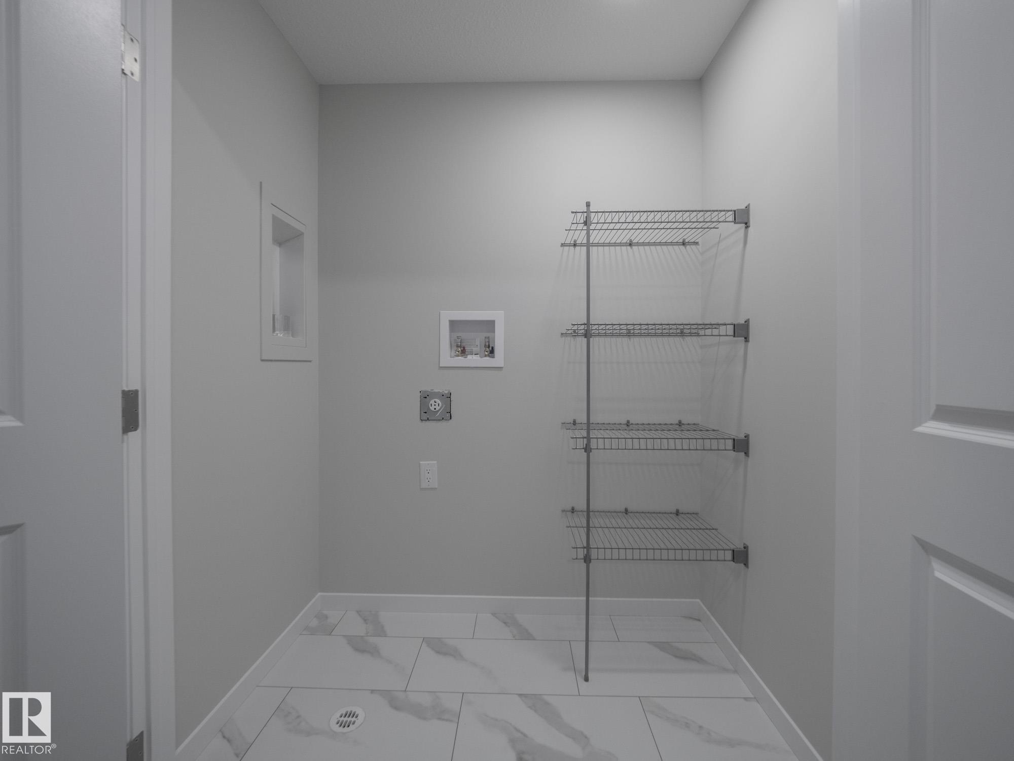 https://zimg.paragon.ice.com/ParagonImages/Property/PM/RAE/225400618/32/0/0/ba82a913cae10fce639b4181eb61fa54/1/10a7e77708e9f2efb548585377119a30/225400618-f962f53b-66b6-4198-a210-c482c60395b1.JPG