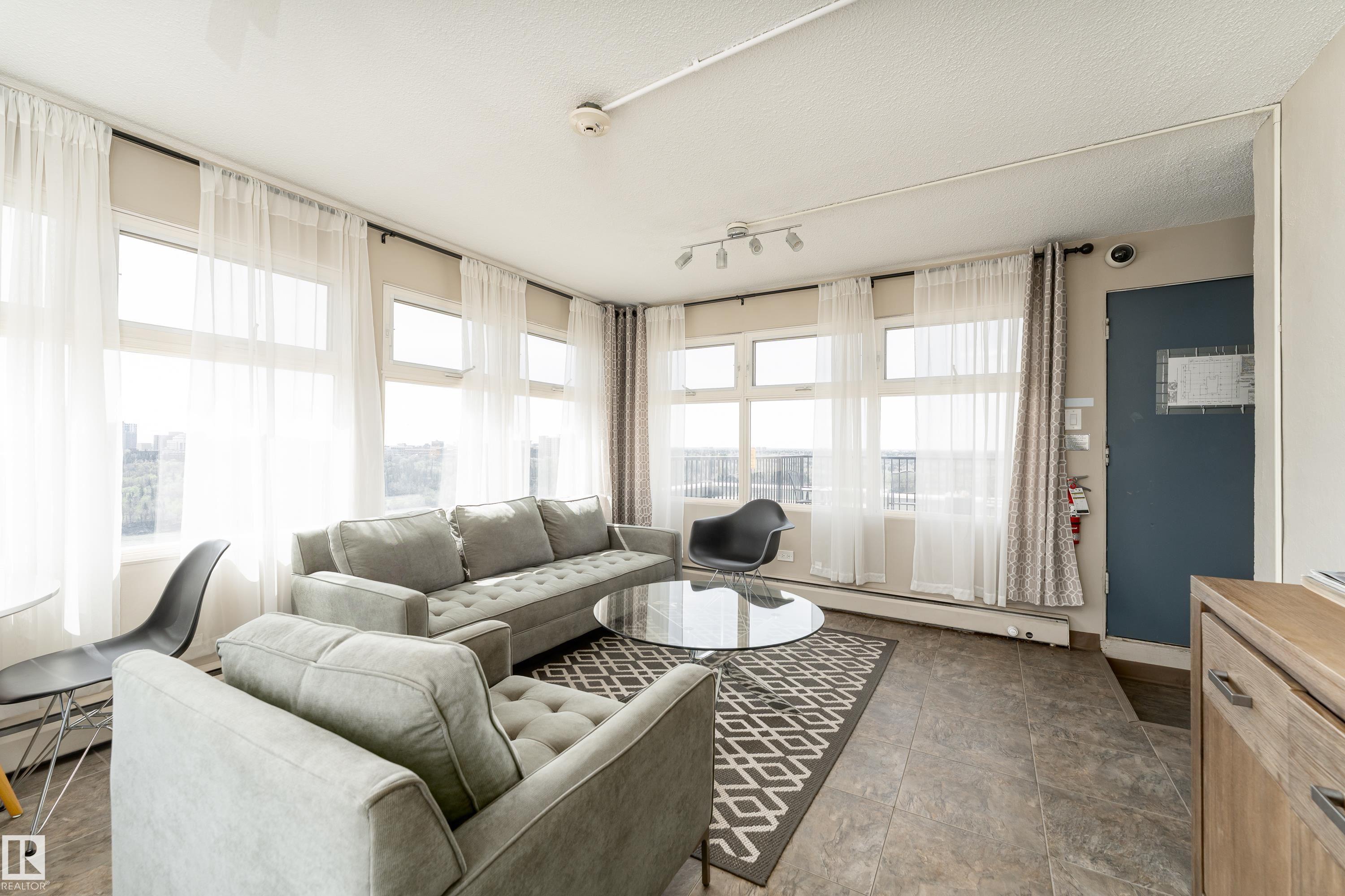 https://zimg.paragon.ice.com/ParagonImages/Property/PM/RAE/225400626/20/0/0/582f117aad7345132b967b6e80d3d3b8/1/e032408530f95c90d04a0f542355ac35/225400626-408ea8bd-3260-4f3e-b3b0-8a9d3a2fb89d.JPG