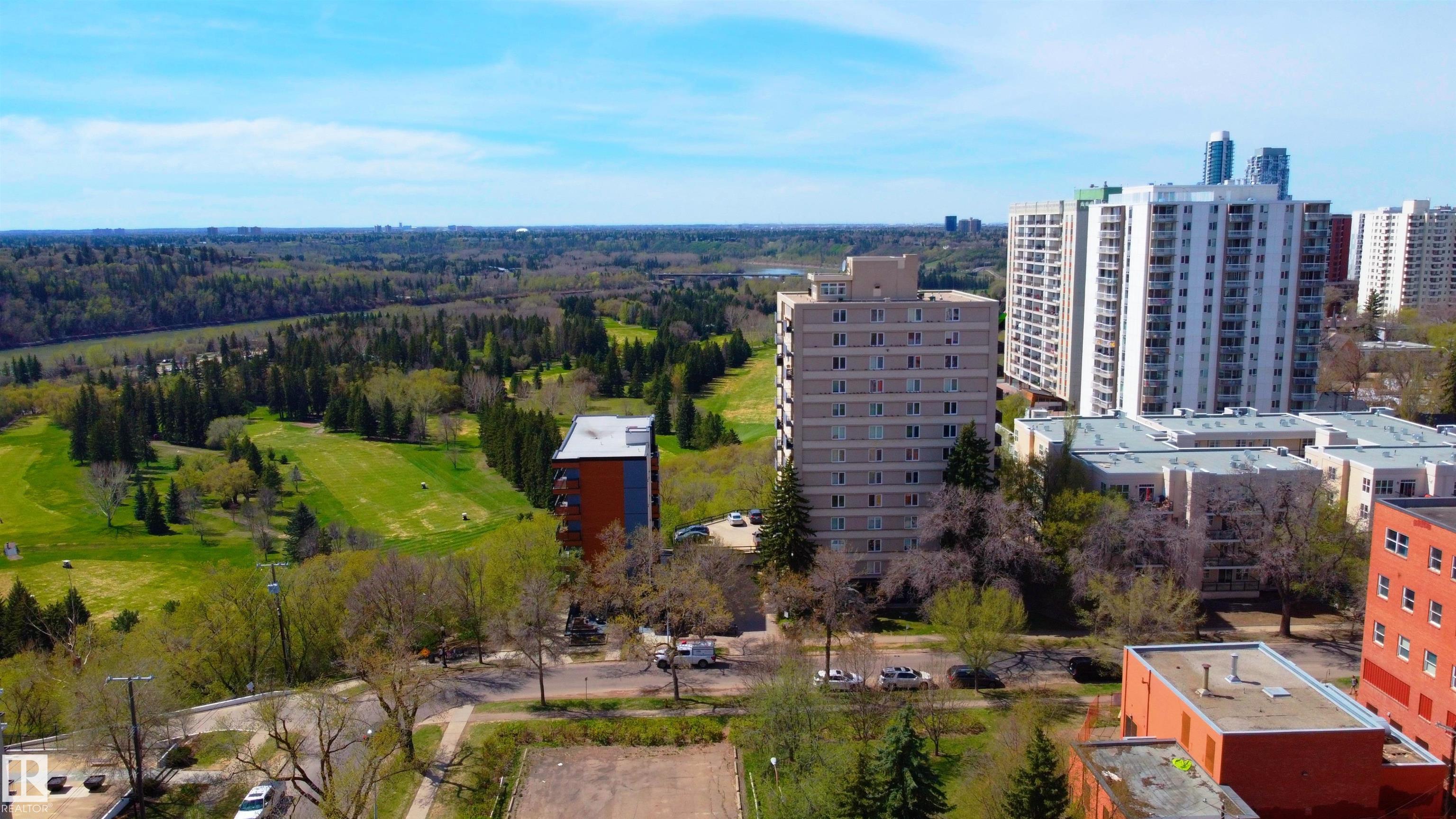 https://zimg.paragon.ice.com/ParagonImages/Property/PM/RAE/225400626/25/0/0/8baf28b373baf4b224cb5589e263896f/1/e032408530f95c90d04a0f542355ac35/225400626-7474c5d4-44c7-40df-9cca-ff348cb19471.JPG