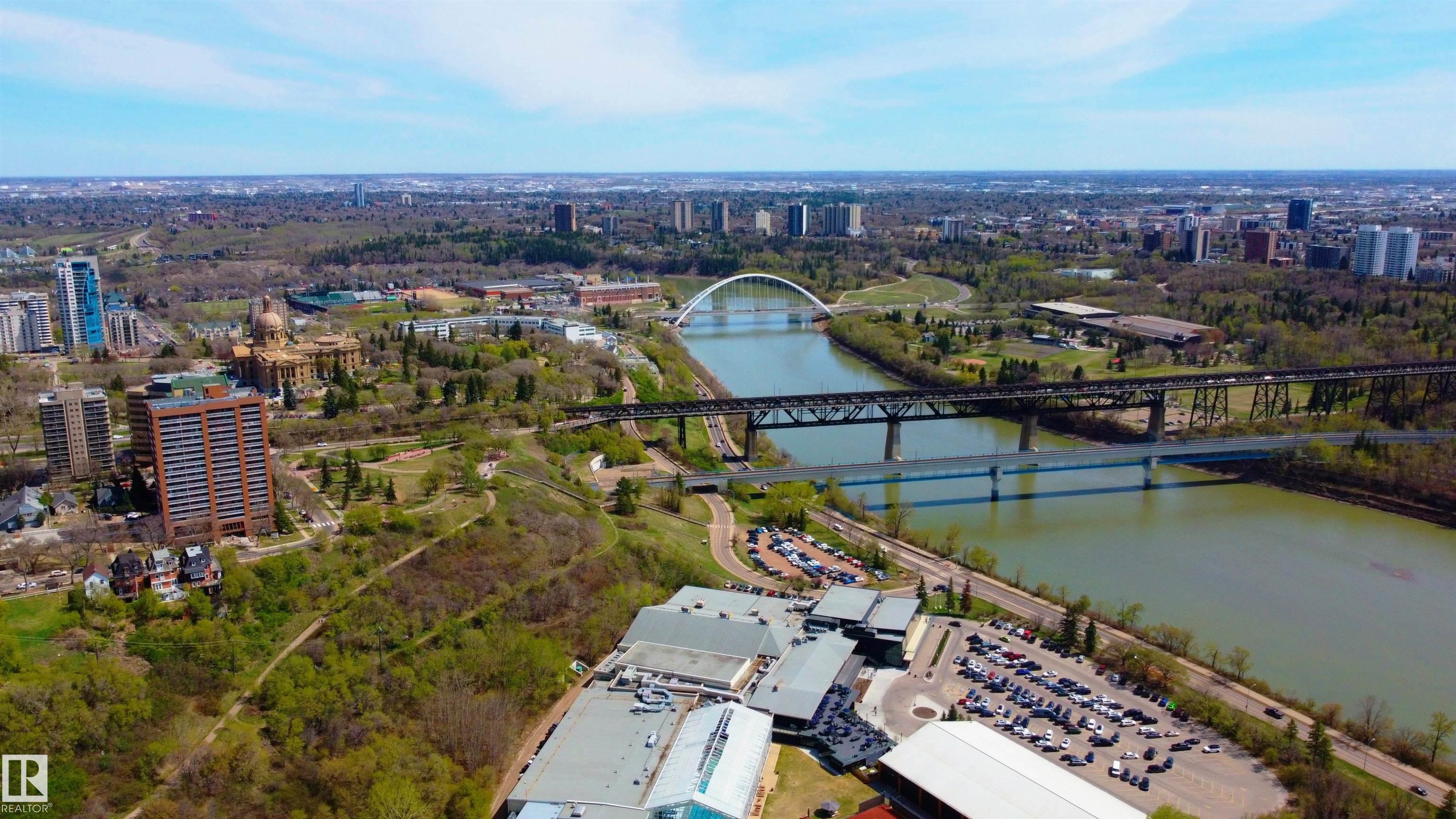 https://zimg.paragon.ice.com/ParagonImages/Property/PM/RAE/225400626/31/0/0/9319e343a806ff8a0686d5866291a009/1/e032408530f95c90d04a0f542355ac35/225400626-b5a90774-4722-4b62-a724-f7c90bb10c75.JPG