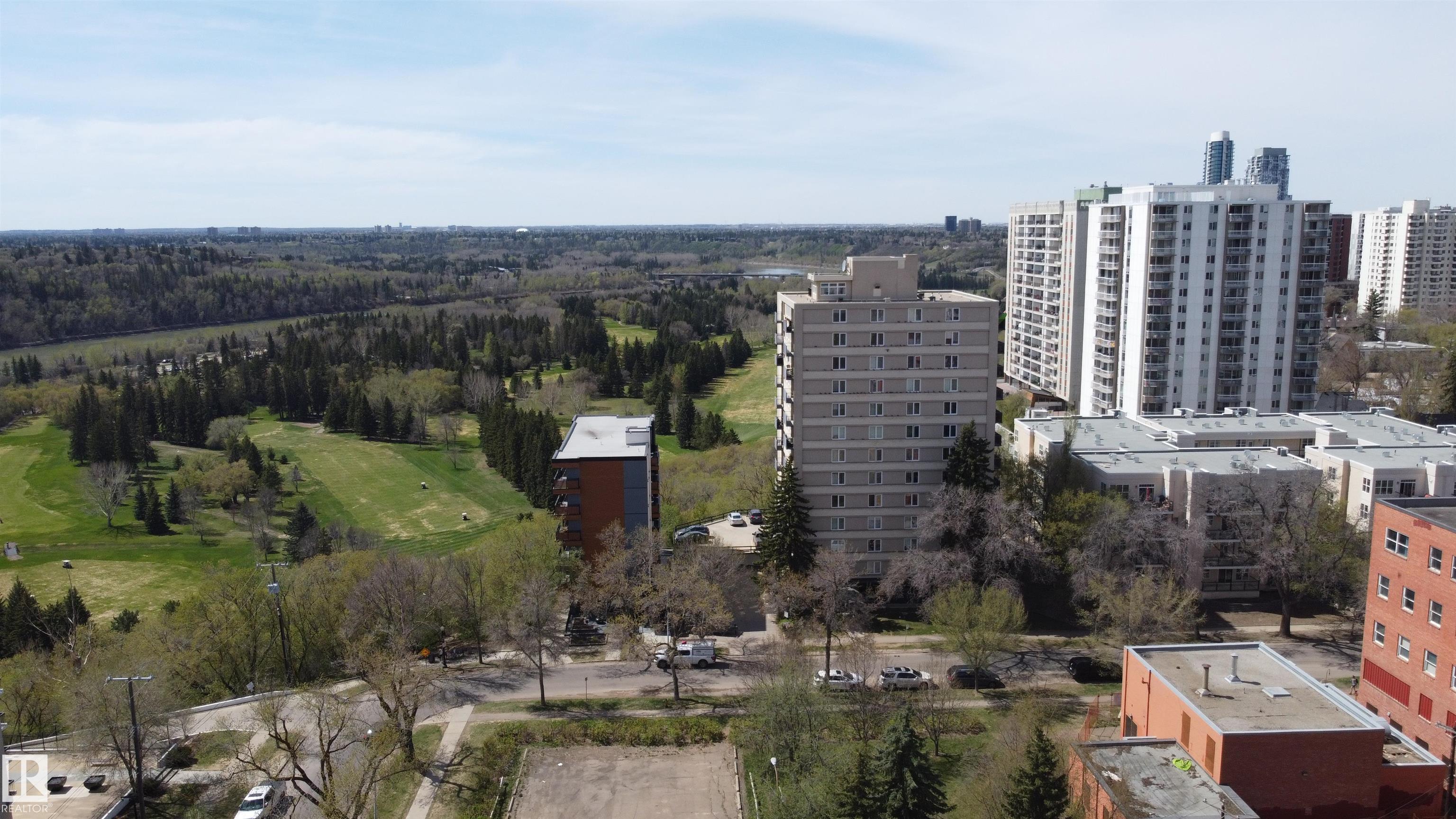 https://zimg.paragon.ice.com/ParagonImages/Property/PM/RAE/225400626/32/0/0/5aaad016932bf5fa9267d699856cfc36/1/e032408530f95c90d04a0f542355ac35/225400626-30015a1f-bfc3-4b9f-bb20-6fe7ea066e7f.JPG