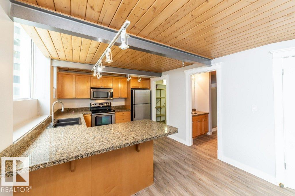 https://zimg.paragon.ice.com/ParagonImages/Property/PM/RAE/225400628/7/0/0/3e55ec49c8abe9ac681c07bdff6ecf58/1/e0e949ce6ffa43ba00f2fffe1181ed4c/225400628-802D1BC7-BFD2-4975-9D9C-F2B229BA2C3D.JPG