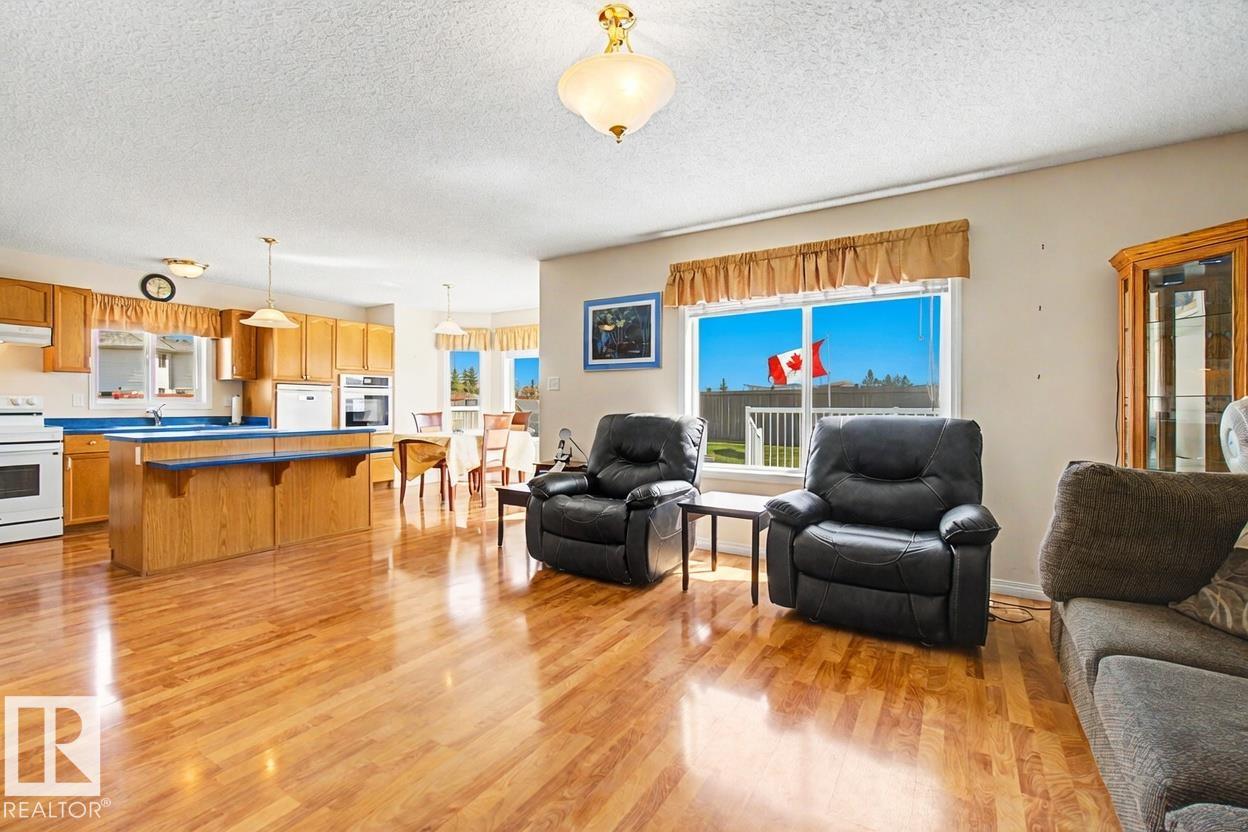 https://zimg.paragon.ice.com/ParagonImages/Property/PM/RAE/225400631/11/0/0/c7dffefc9c86e74e095640edc0bdcff0/1/61c4c8e83ada5f817e170bc4c48cfa09/225400631-7a0d09e4-c541-43ac-89a7-ae042661c55a.JPG
