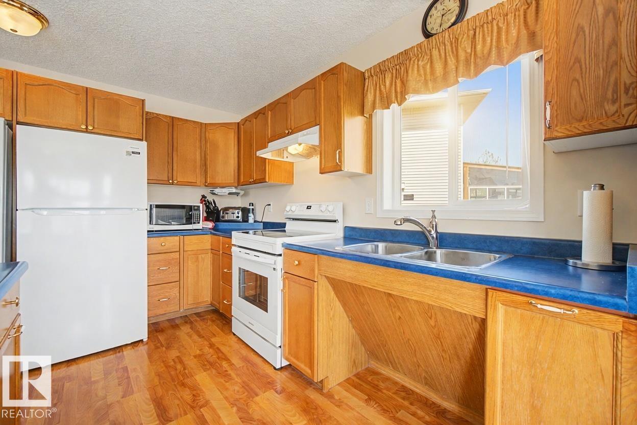 https://zimg.paragon.ice.com/ParagonImages/Property/PM/RAE/225400631/17/0/0/b1d22088b80d749d3db090f97d0ea2ef/1/61c4c8e83ada5f817e170bc4c48cfa09/225400631-70d52175-5042-46f1-8680-f6ab03702c4a.JPG