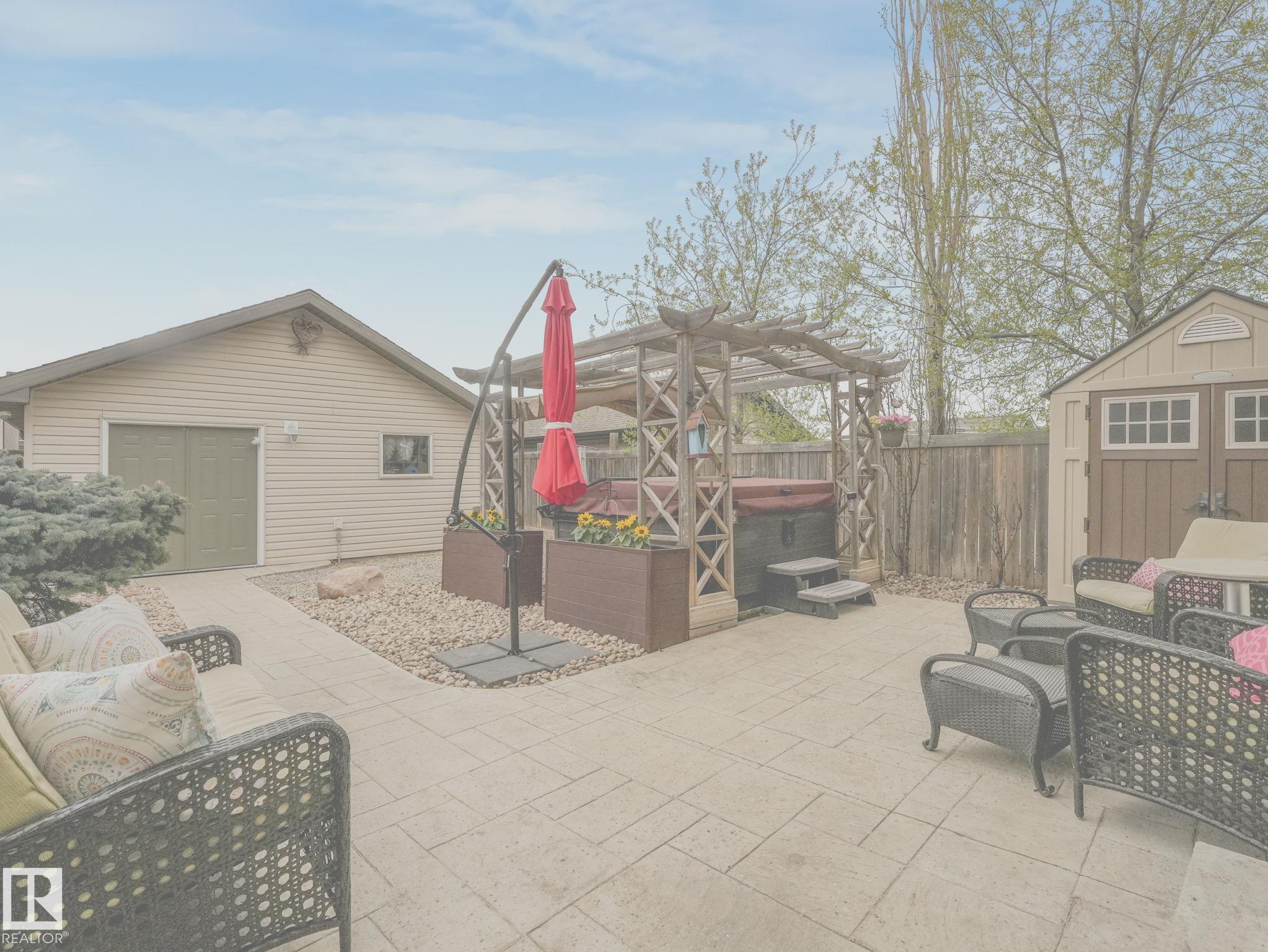9818 103 Avenue, Morinville