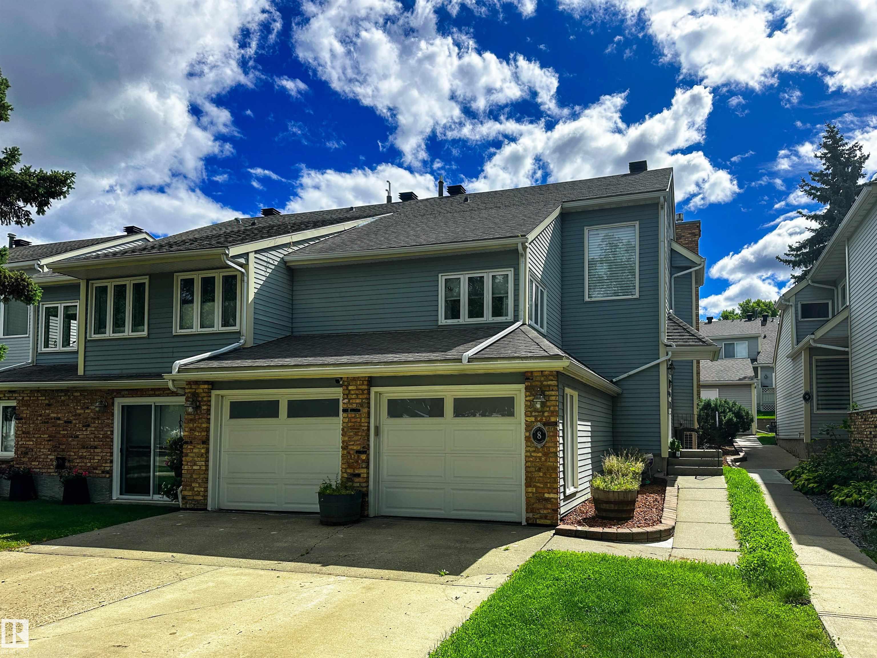 8 Whiteoaks Estates, Woodlands, St. Albert