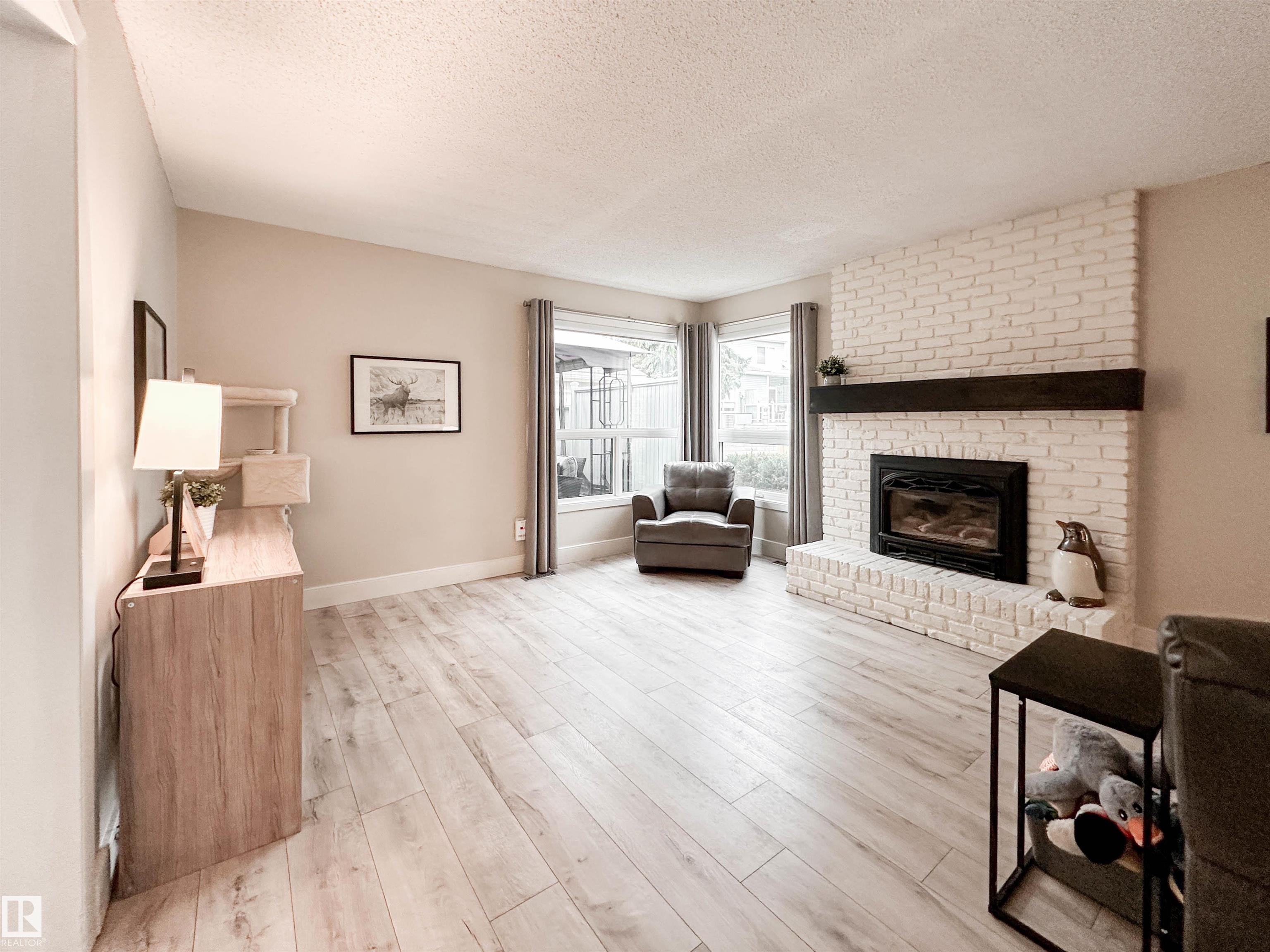 Photo 19 at 8 Whiteoaks Estates, Woodlands, St. Albert