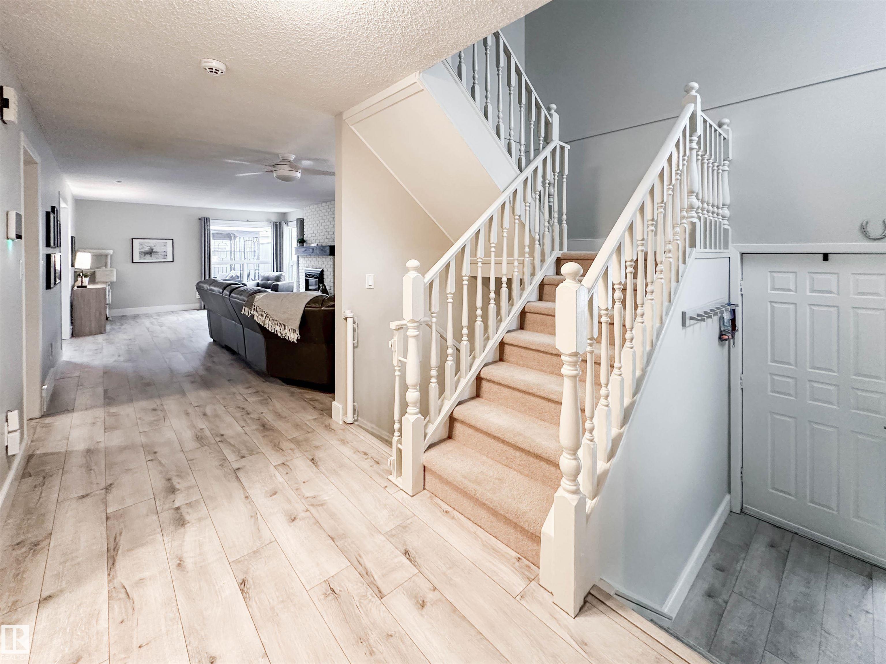 8 Whiteoaks Estates, Woodlands, St. Albert