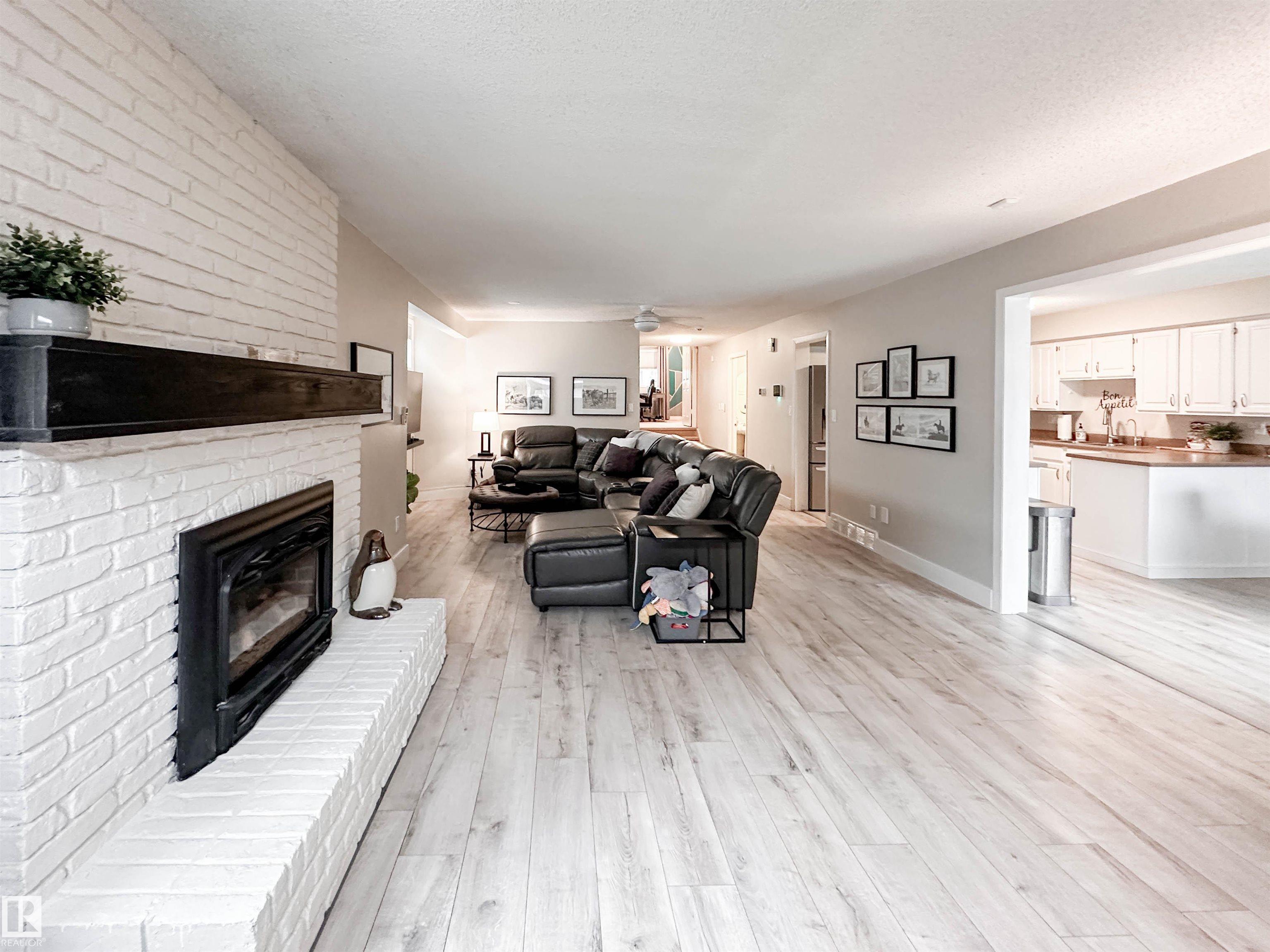 Photo 23 at 8 Whiteoaks Estates, Woodlands, St. Albert