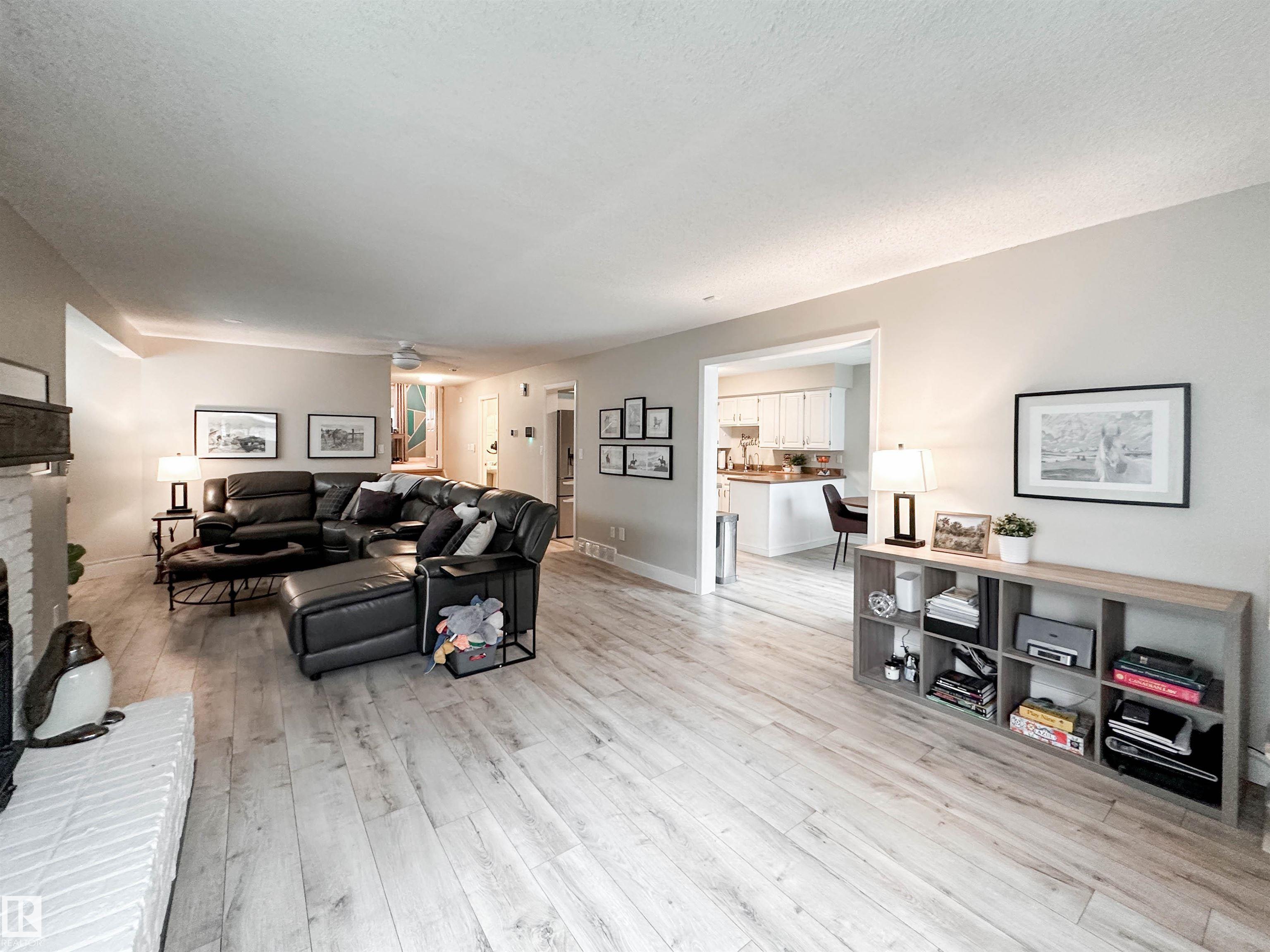 Photo 24 at 8 Whiteoaks Estates, Woodlands, St. Albert