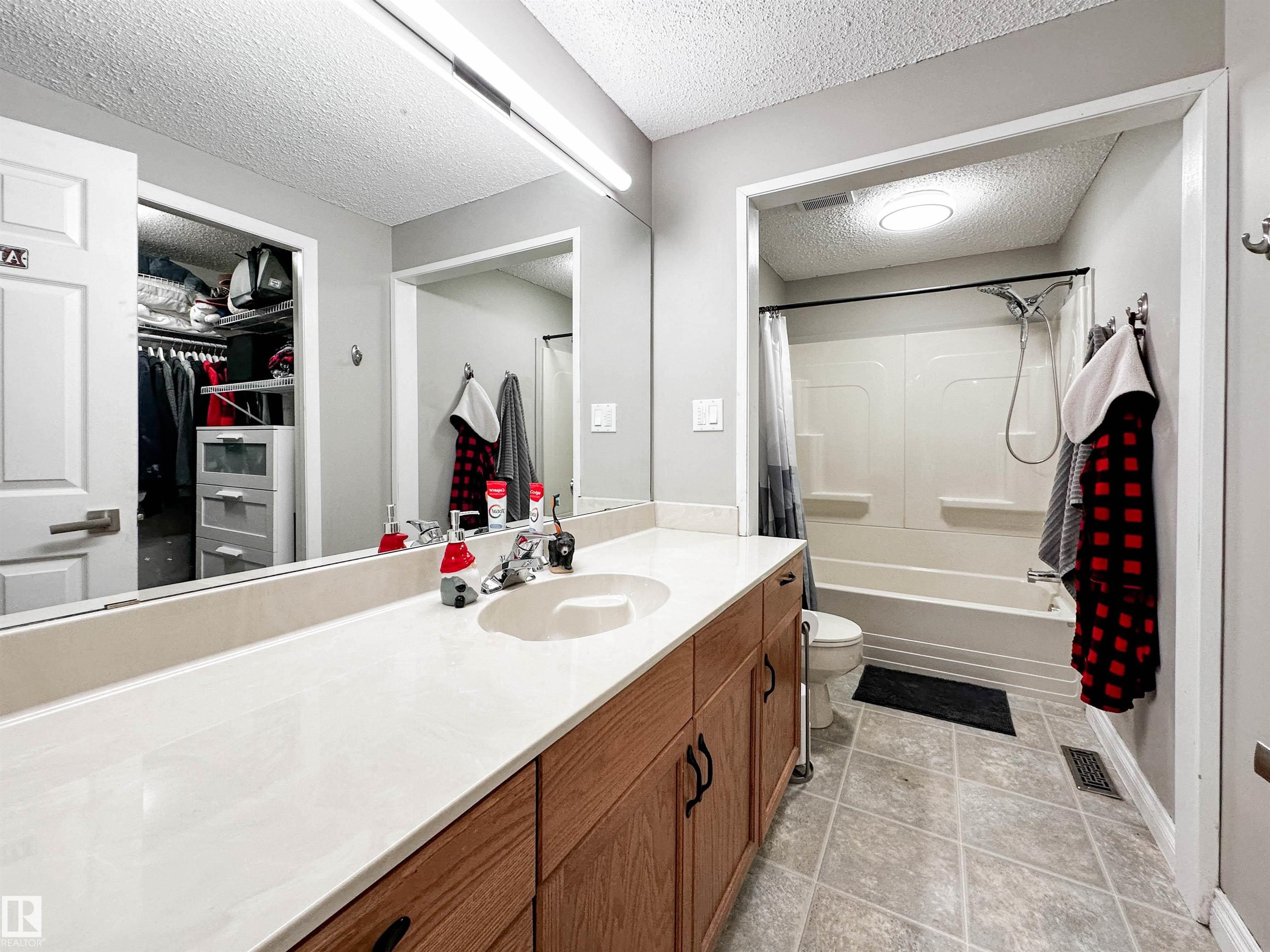 Photo 36 at 8 Whiteoaks Estates, Woodlands, St. Albert