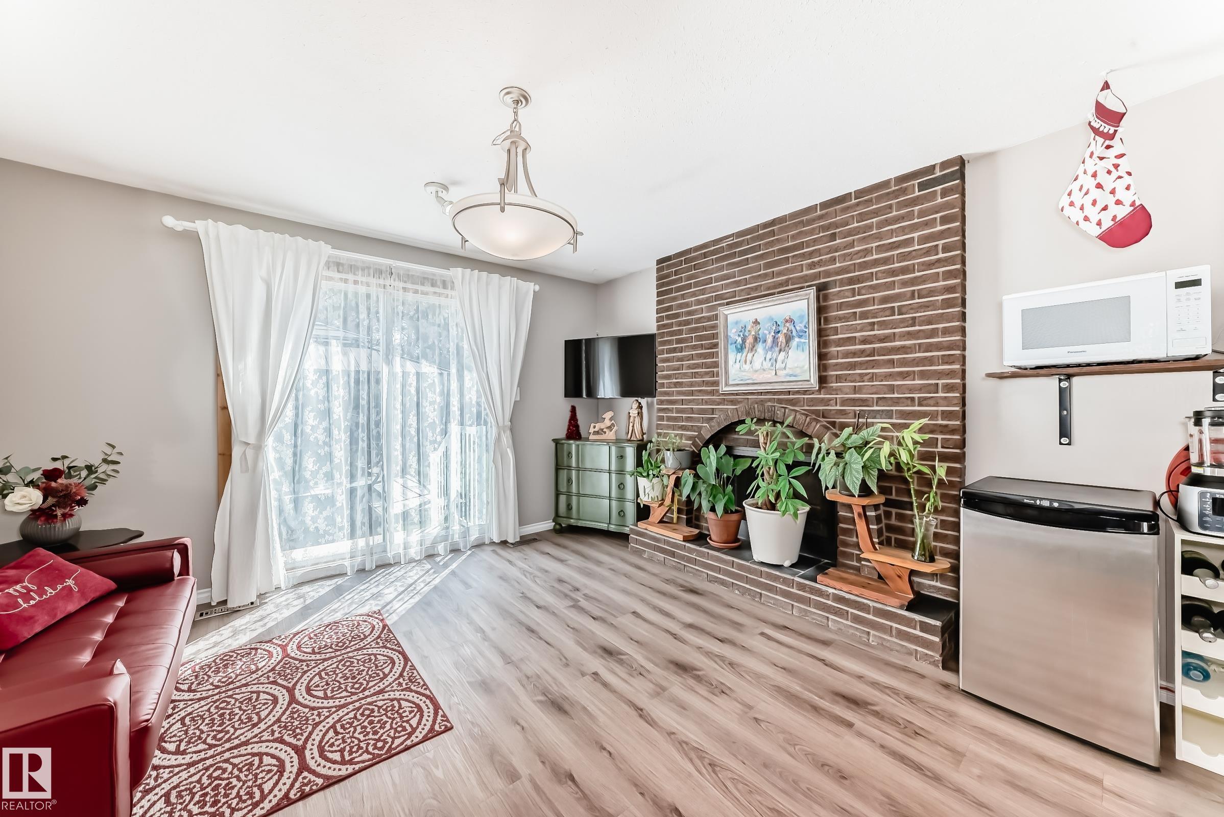 https://zimg.paragon.ice.com/ParagonImages/Property/PM/RAE/225400639/15/0/0/72e62a330d89f88b25462c708dfc546b/1/fc19102a108e411b3b31842dec84ef9e/225400639-2326b546-eebf-4647-a4a5-4e75292dd7ce.JPG