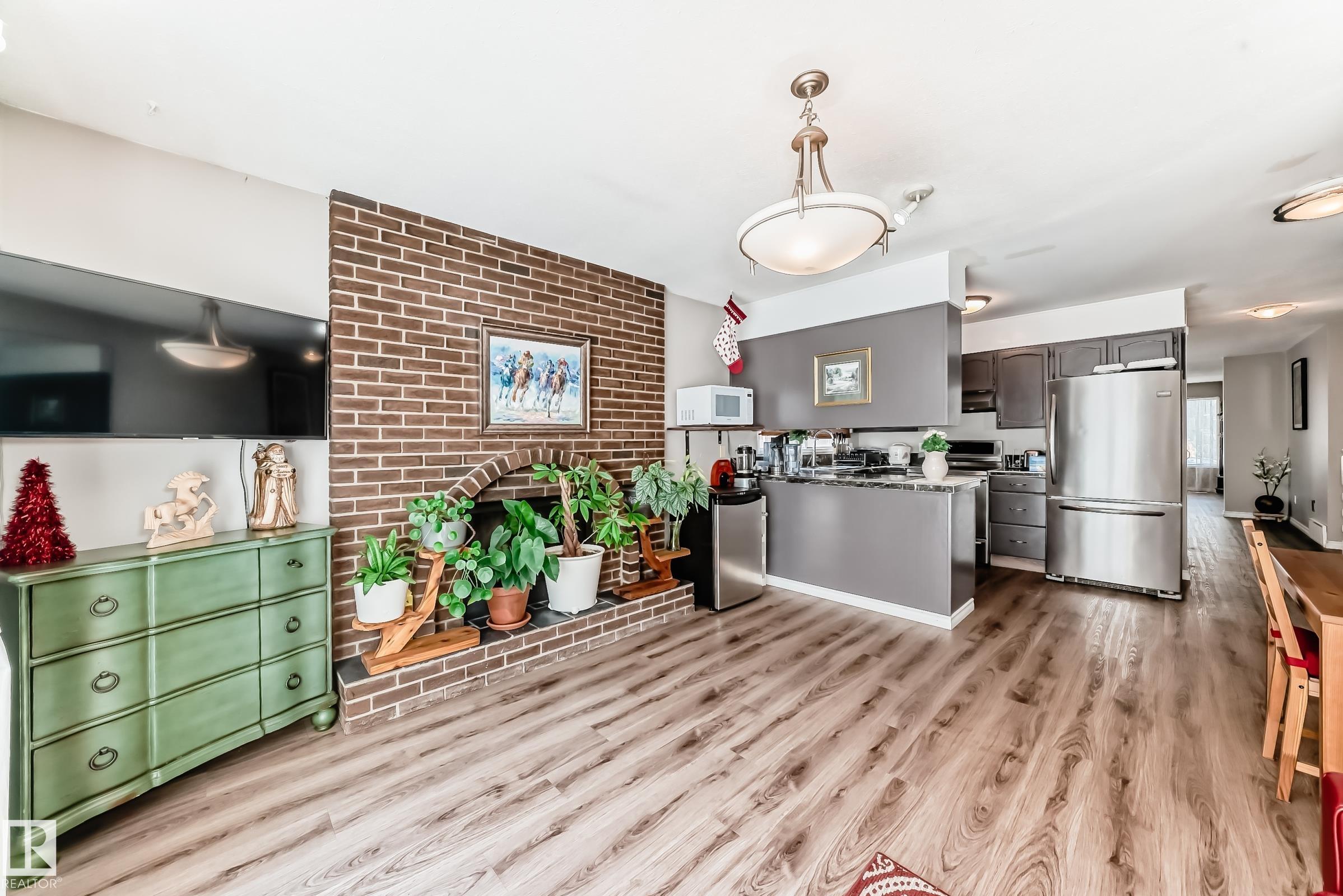 https://zimg.paragon.ice.com/ParagonImages/Property/PM/RAE/225400639/16/0/0/1acbfa413de2fdf2d7e3c0833b11215d/1/fc19102a108e411b3b31842dec84ef9e/225400639-f51592e2-7a35-486b-b28a-e98ac7c32721.JPG