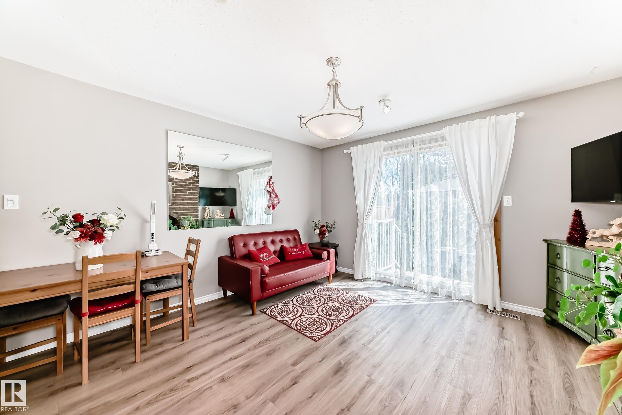 https://zimg.paragon.ice.com/ParagonImages/Property/PM/RAE/225400639/18/0/0/b1effedf66eb91f45e2be5ed289141ad/1/fc19102a108e411b3b31842dec84ef9e/225400639-6de6aec3-e08c-4067-83e8-442ecb4a1615.JPG