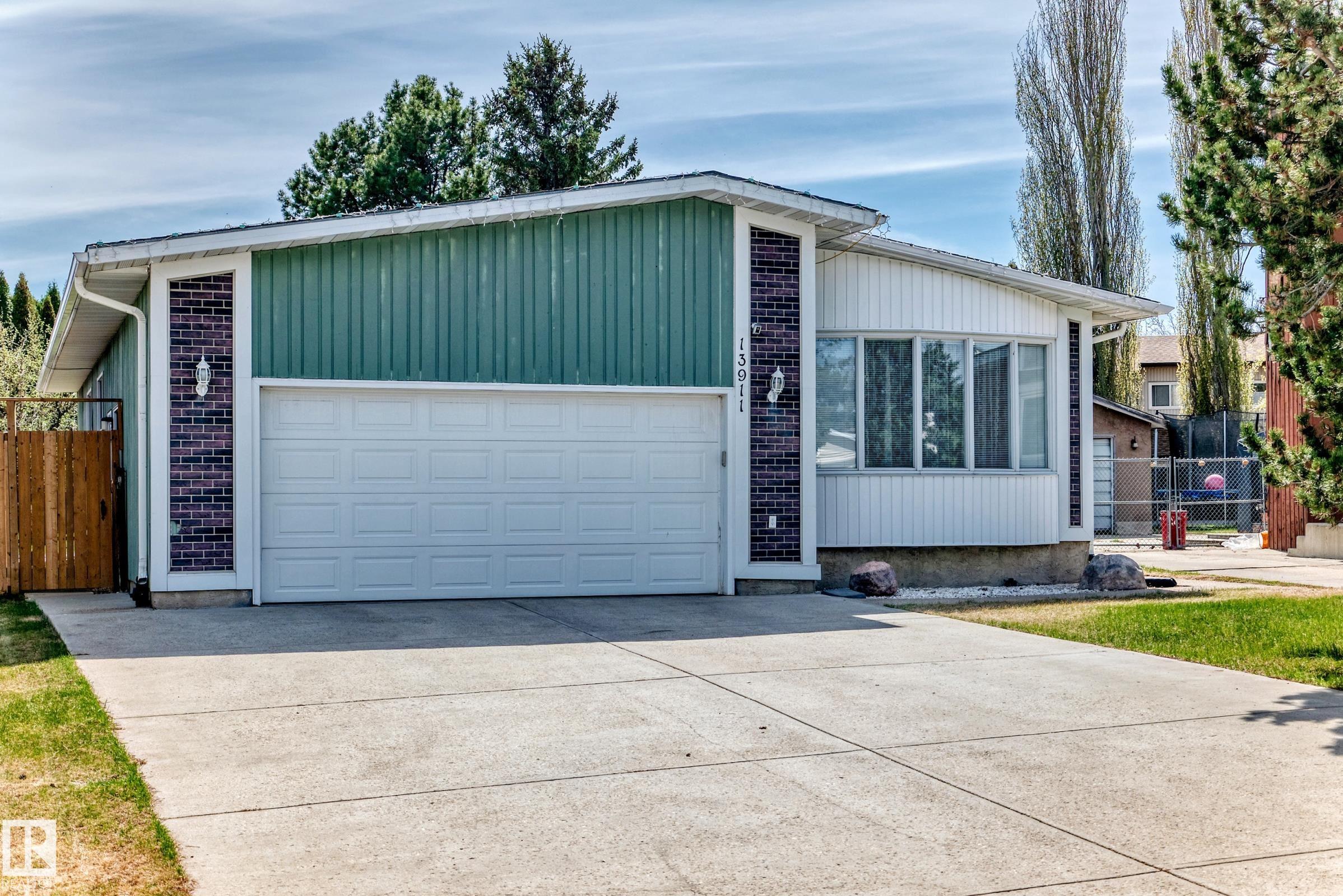 https://zimg.paragon.ice.com/ParagonImages/Property/PM/RAE/225400639/2/0/0/3300baf7bc53cbceb24abf7b53e5cc46/1/fc19102a108e411b3b31842dec84ef9e/225400639-95fb5665-4c6b-4e8c-a70e-093a6369332e.JPG