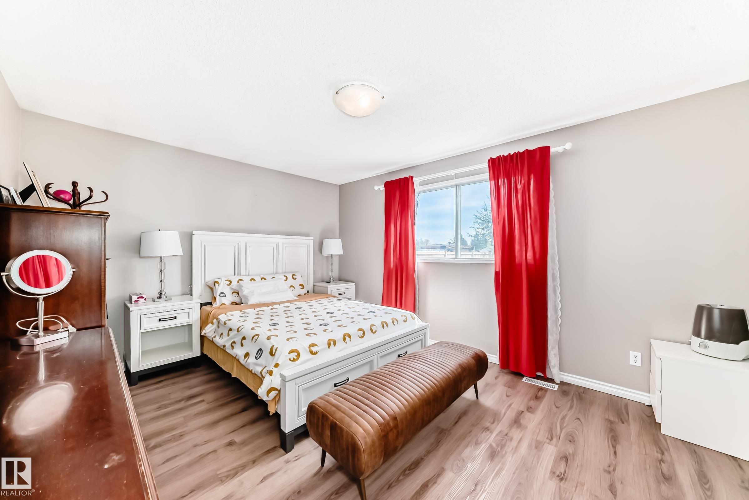 https://zimg.paragon.ice.com/ParagonImages/Property/PM/RAE/225400639/21/0/0/d738471e04963be982c4fde1327253bd/1/fc19102a108e411b3b31842dec84ef9e/225400639-7932a44c-6d9e-489f-8468-361c8b3e2529.JPG
