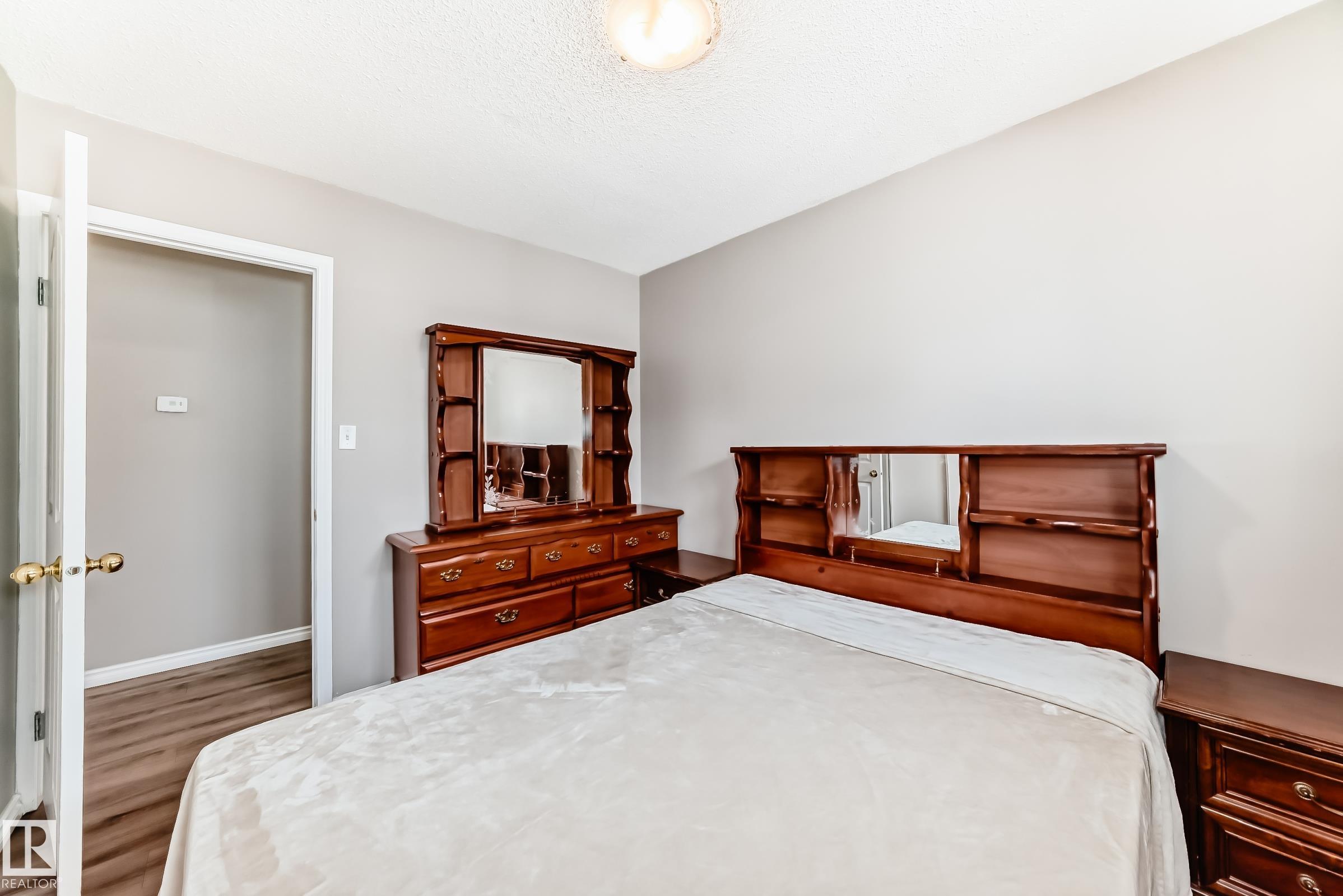https://zimg.paragon.ice.com/ParagonImages/Property/PM/RAE/225400639/27/0/0/af49c759a38581cdd1ebc9b14a63c9be/1/fc19102a108e411b3b31842dec84ef9e/225400639-9401b892-86b4-41c7-9f02-a91cdbb721df.JPG