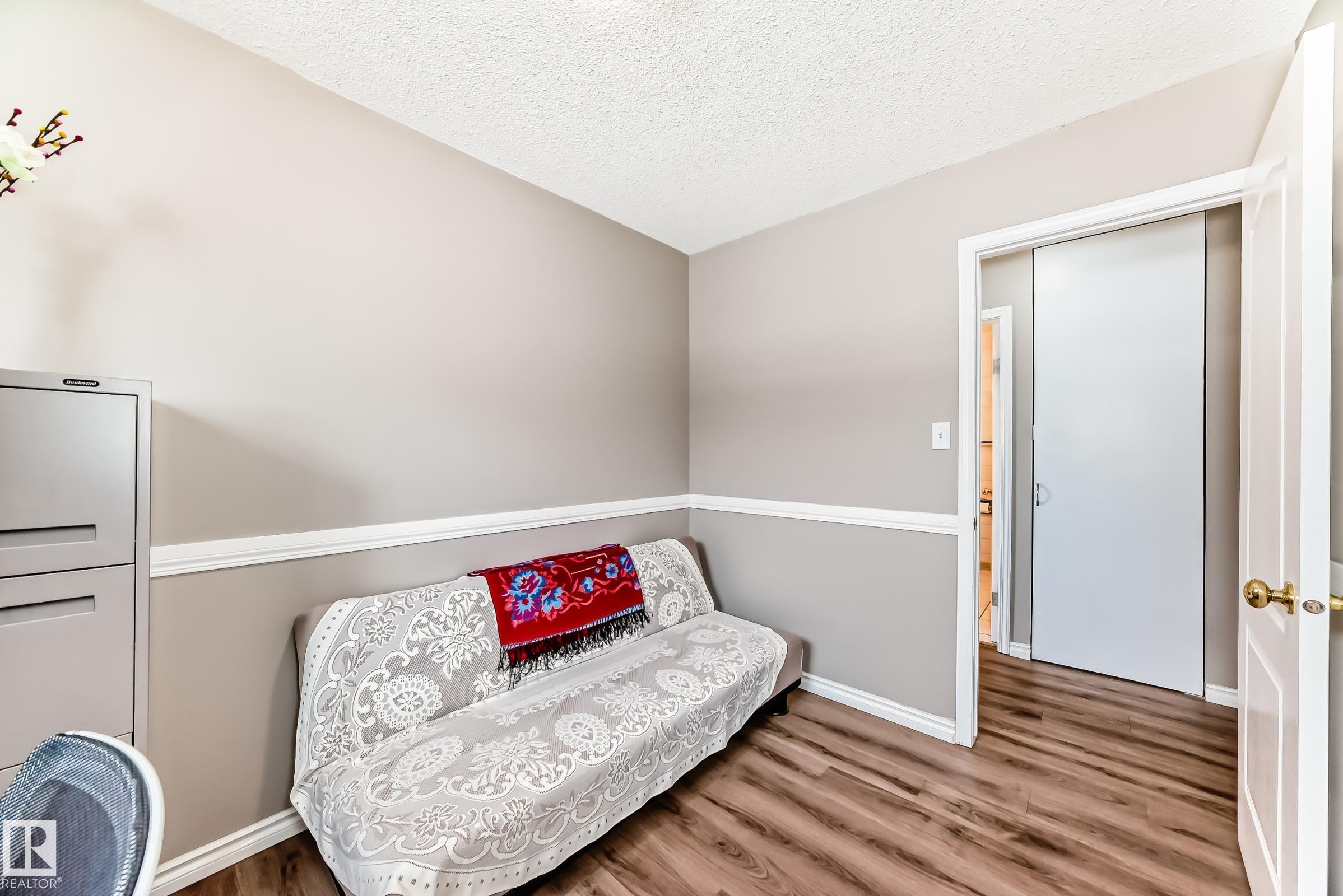 https://zimg.paragon.ice.com/ParagonImages/Property/PM/RAE/225400639/29/0/0/084ba1316e15ff2071e285d4266ef197/1/fc19102a108e411b3b31842dec84ef9e/225400639-d41949e2-5f72-4d32-b111-65614869720e.JPG