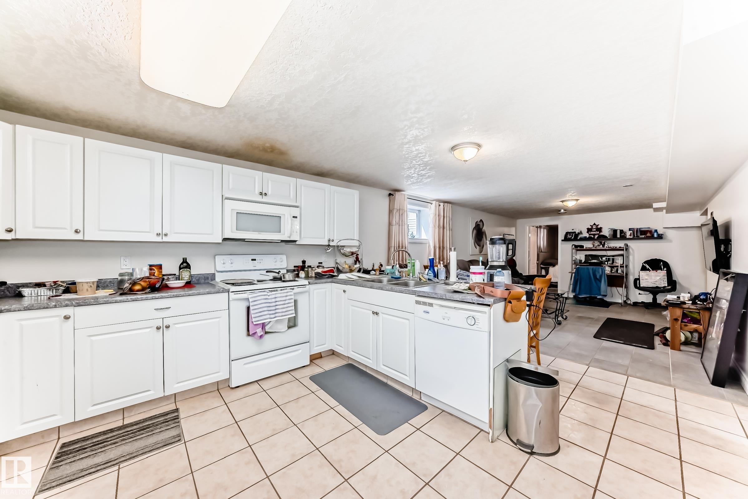 https://zimg.paragon.ice.com/ParagonImages/Property/PM/RAE/225400639/45/0/0/731a2c3f75c8088d9c2f463ec81d4f7d/1/fc19102a108e411b3b31842dec84ef9e/225400639-1e55faf7-5eaf-425f-8a12-607b15eebb85.JPG