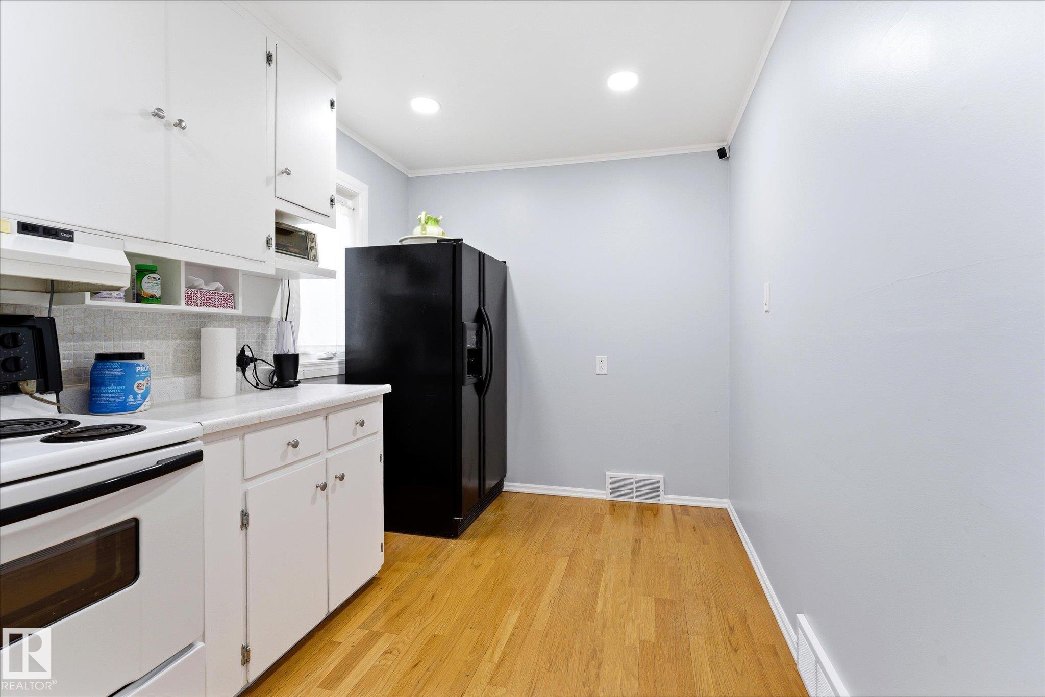 https://zimg.paragon.ice.com/ParagonImages/Property/PM/RAE/225400640/10/0/0/b0f7978dbc579c81cb06cd0006245a88/1/95e1a0ca5ea86849ef70d31233e43079/225400640-5173f756-13cb-413f-8e0d-e1c0c9860821.JPG