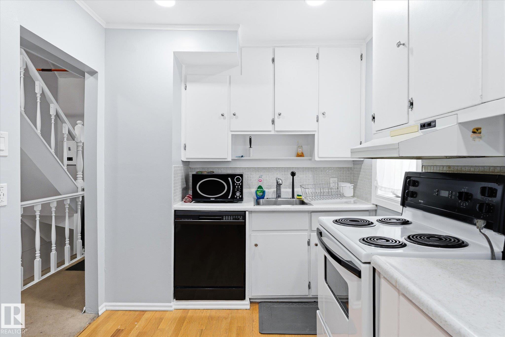 https://zimg.paragon.ice.com/ParagonImages/Property/PM/RAE/225400640/12/0/0/19e27fc6bfcb5dbbca5a0b5ec3c68027/1/95e1a0ca5ea86849ef70d31233e43079/225400640-2708a3d9-2800-432a-b846-a6cb98e7c50b.JPG