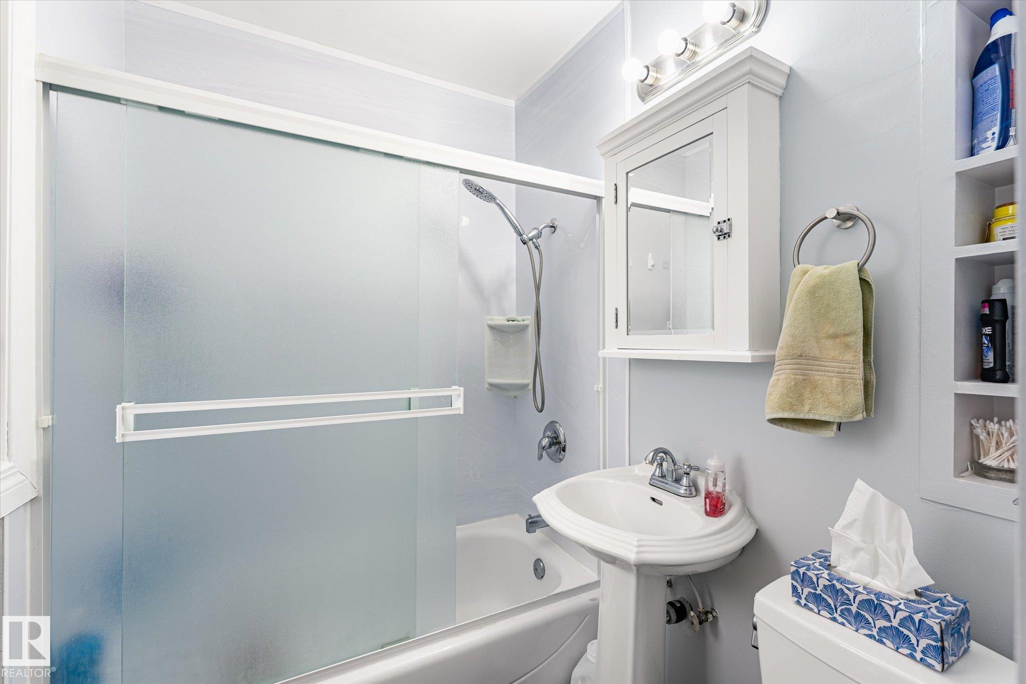 https://zimg.paragon.ice.com/ParagonImages/Property/PM/RAE/225400640/13/0/0/9e517c06503c70748fc323546d07f048/1/95e1a0ca5ea86849ef70d31233e43079/225400640-21ffa21a-8166-489d-9680-b93bdb2307e8.JPG