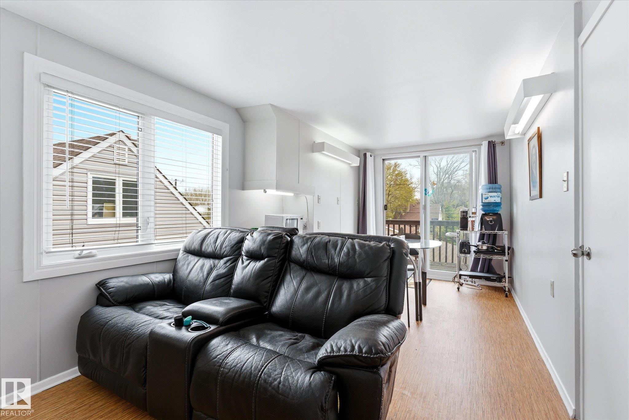 https://zimg.paragon.ice.com/ParagonImages/Property/PM/RAE/225400640/17/0/0/96c73fbbcaa1ac7e91082d1da24b2849/1/95e1a0ca5ea86849ef70d31233e43079/225400640-45db29f6-7f97-4b08-a14f-0ca926e5ec2e.JPG
