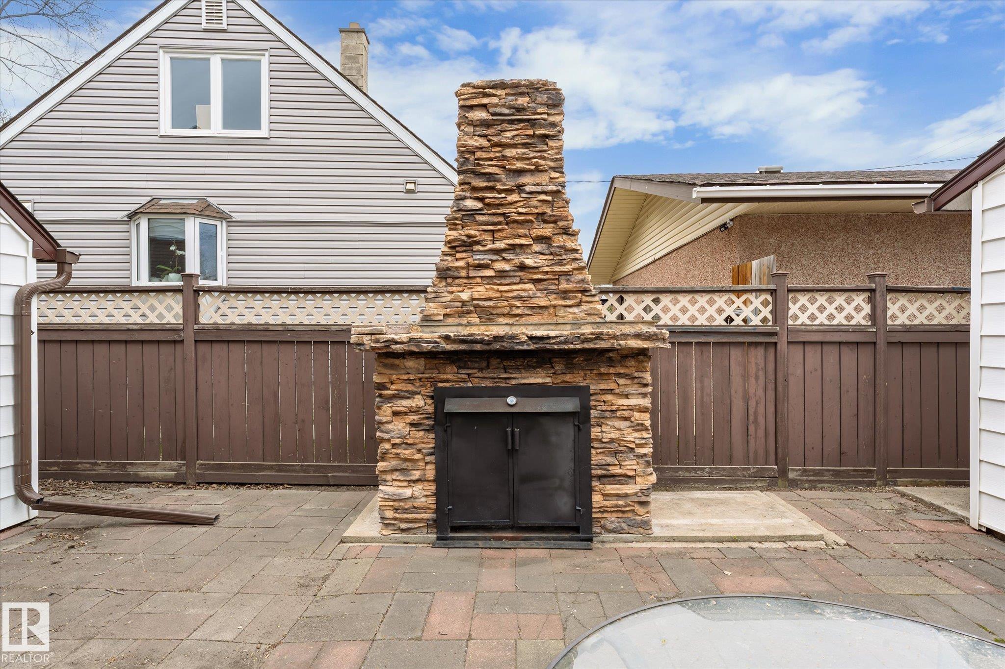 https://zimg.paragon.ice.com/ParagonImages/Property/PM/RAE/225400640/33/0/0/354d5fa0238b01e8c9b27a3c4a43cab0/1/95e1a0ca5ea86849ef70d31233e43079/225400640-904b5268-0a37-4bb3-ba28-3dcb38815c69.JPG