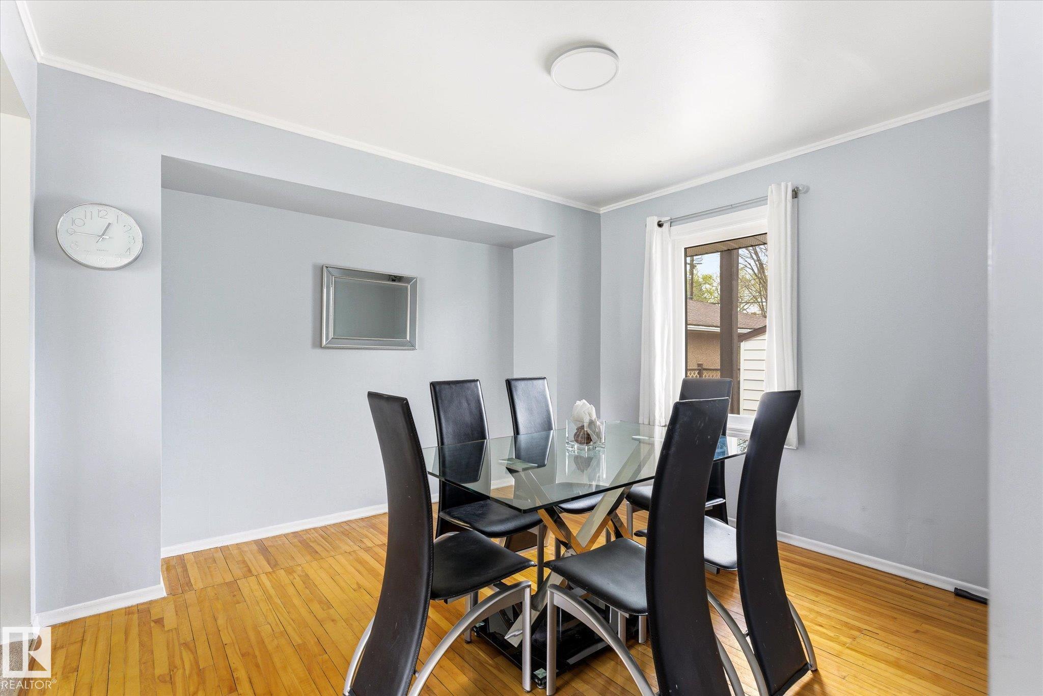 https://zimg.paragon.ice.com/ParagonImages/Property/PM/RAE/225400640/6/0/0/43e9d480b10061e3d509e74697d5a3f0/1/95e1a0ca5ea86849ef70d31233e43079/225400640-5a0aed25-04aa-4327-9fd2-eae1dfd0a327.JPG