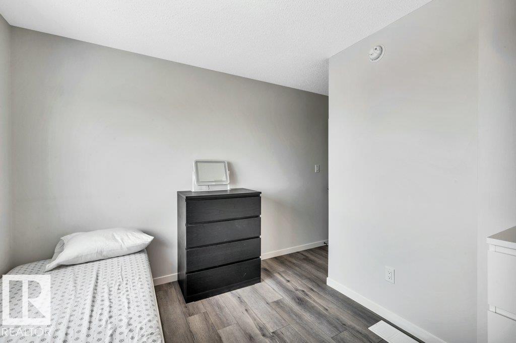 https://zimg.paragon.ice.com/ParagonImages/Property/PM/RAE/225400642/16/0/0/8c6d3b799ac4a5d25b13bebebb2a0675/1/5bcdf046c371a198455b93ae6bbd67e2/225400642-1e0f7ab7-4f3e-41e6-9e99-8650583e8c7c.JPG