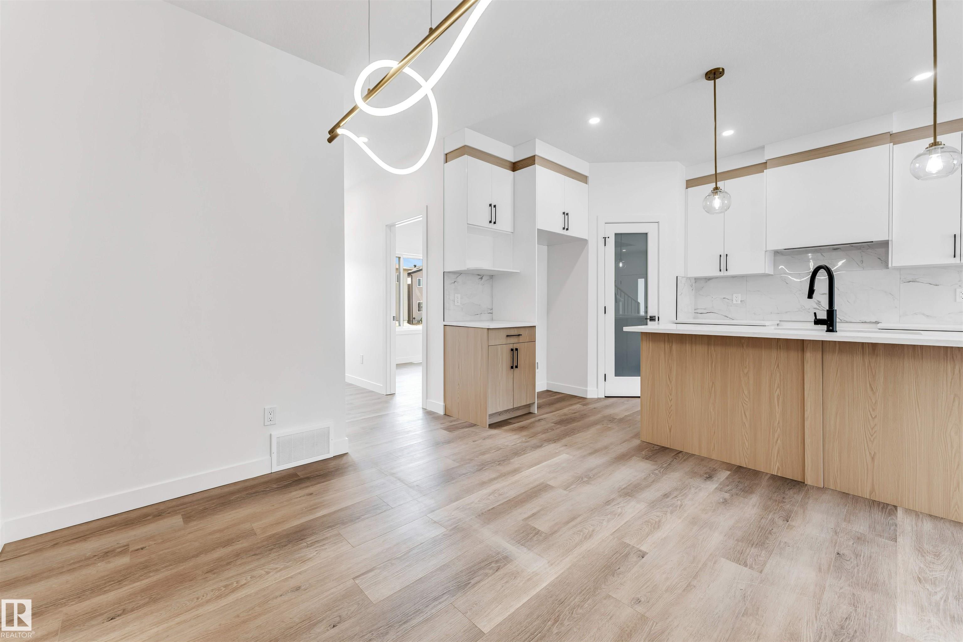 https://zimg.paragon.ice.com/ParagonImages/Property/PM/RAE/225400646/17/0/0/be3d0420815786b6df5a7075c874c218/1/4b6d491445e79caaba007c507cb1e69a/225400646-d77731fc-bcb2-420d-8b1b-60f3ca23bf33.JPG