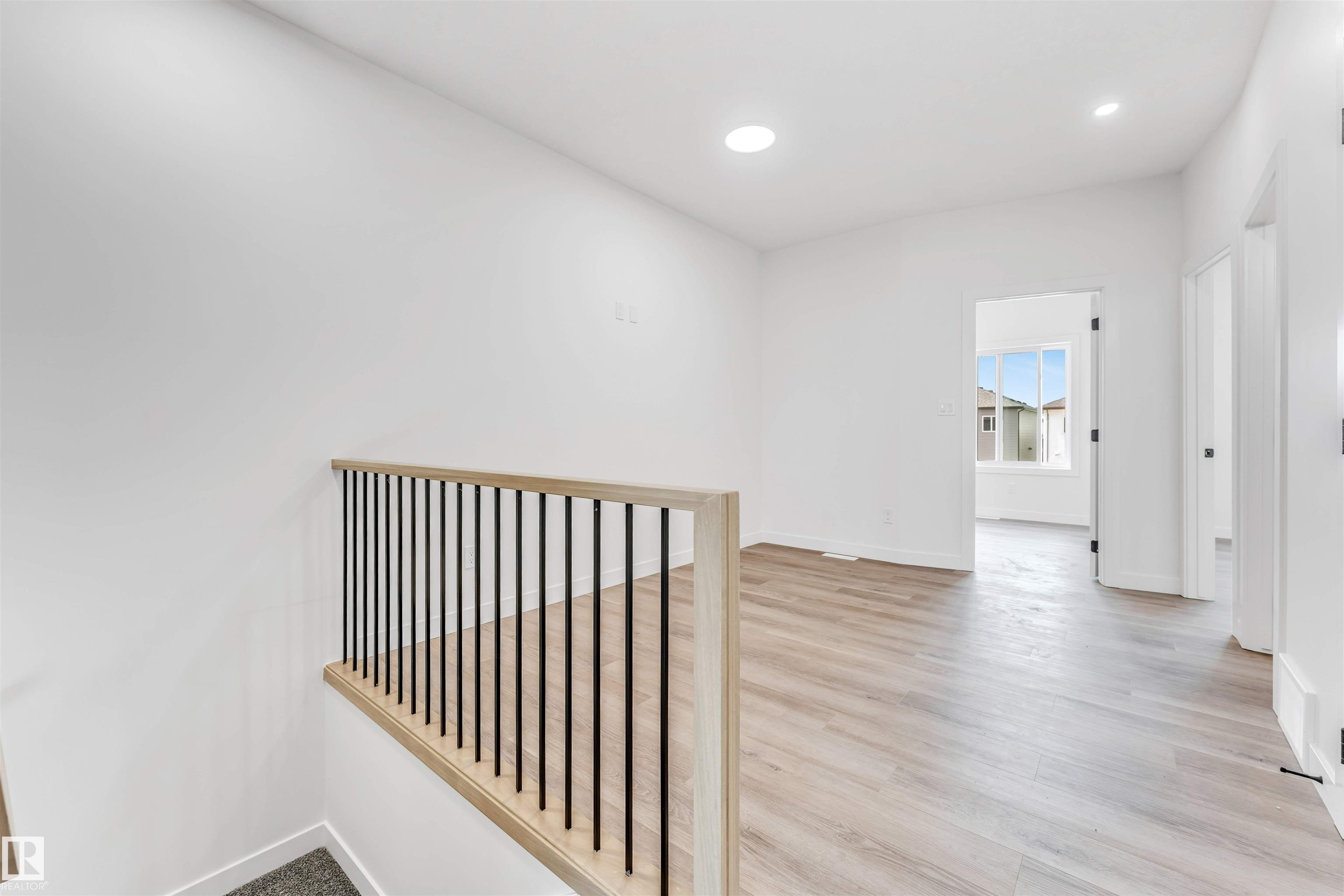 https://zimg.paragon.ice.com/ParagonImages/Property/PM/RAE/225400646/22/0/0/e8e1e91a022d552148c7178f7ed8610b/1/4b6d491445e79caaba007c507cb1e69a/225400646-a0e4fb6b-8f20-4f1c-b6a1-618c2d1131bf.JPG